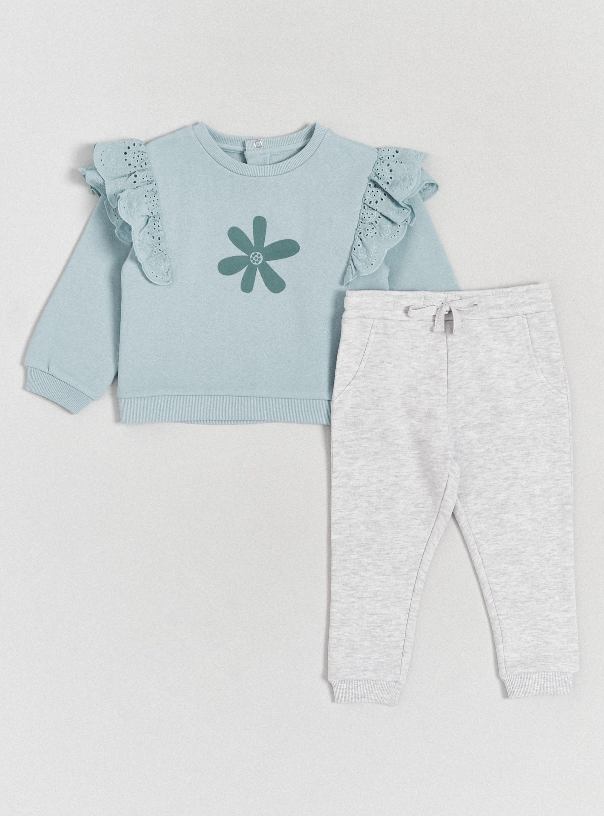 Buzo Con Polerón Con Vuelos Y Jogger Liso-0