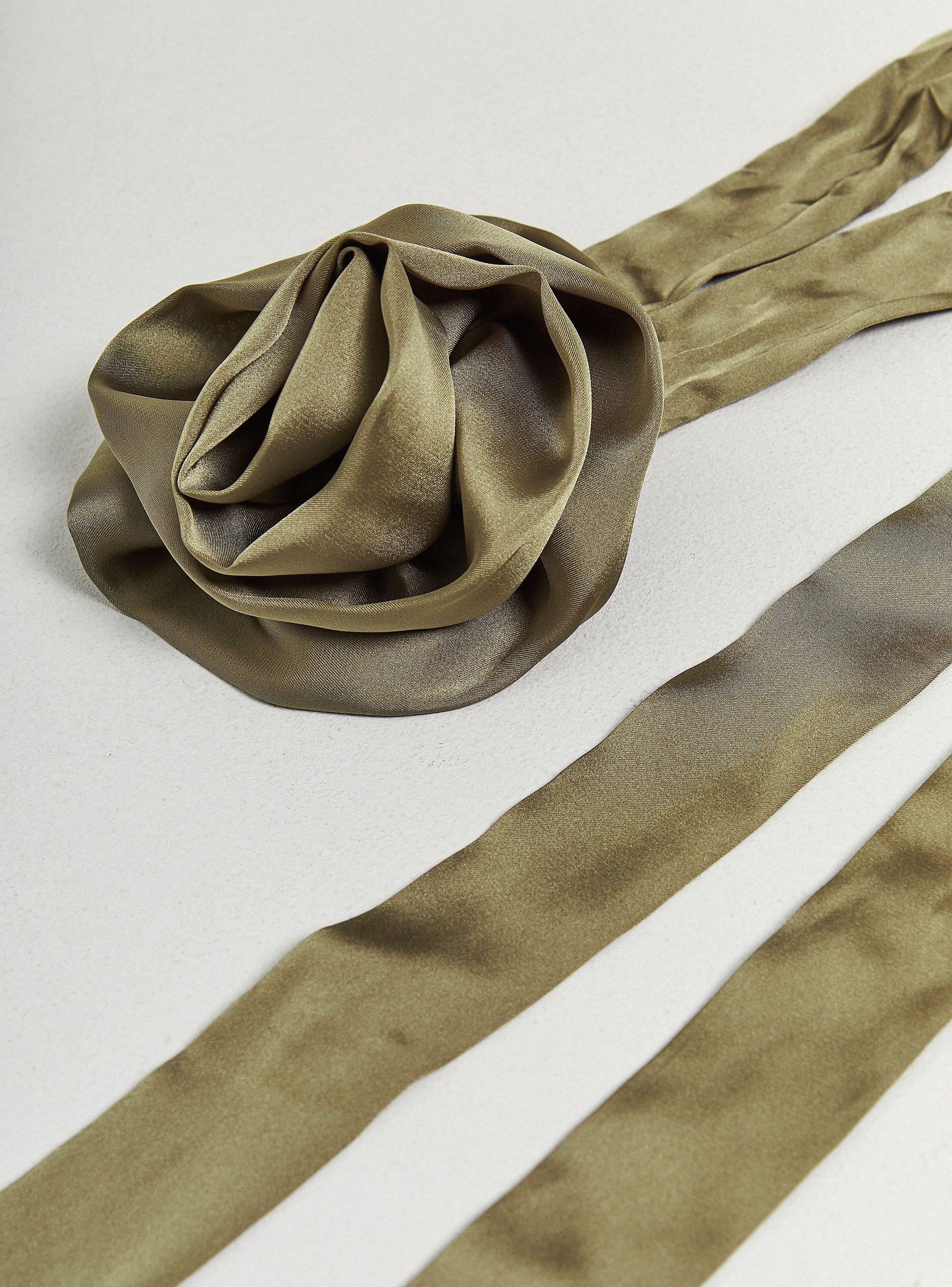 Pañuelo Moda Flor Look Satín-4