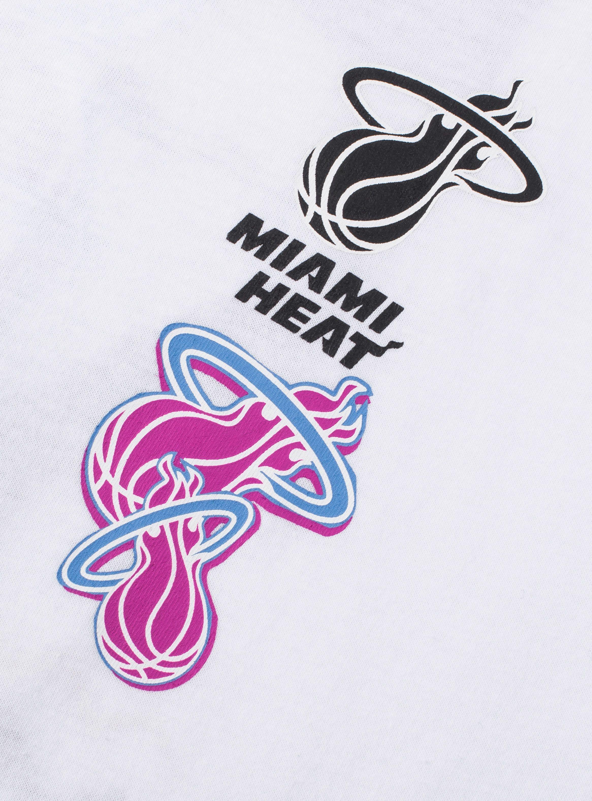 Polera MC Cuello Redondo Coleccion Crazy Sketch logo-2