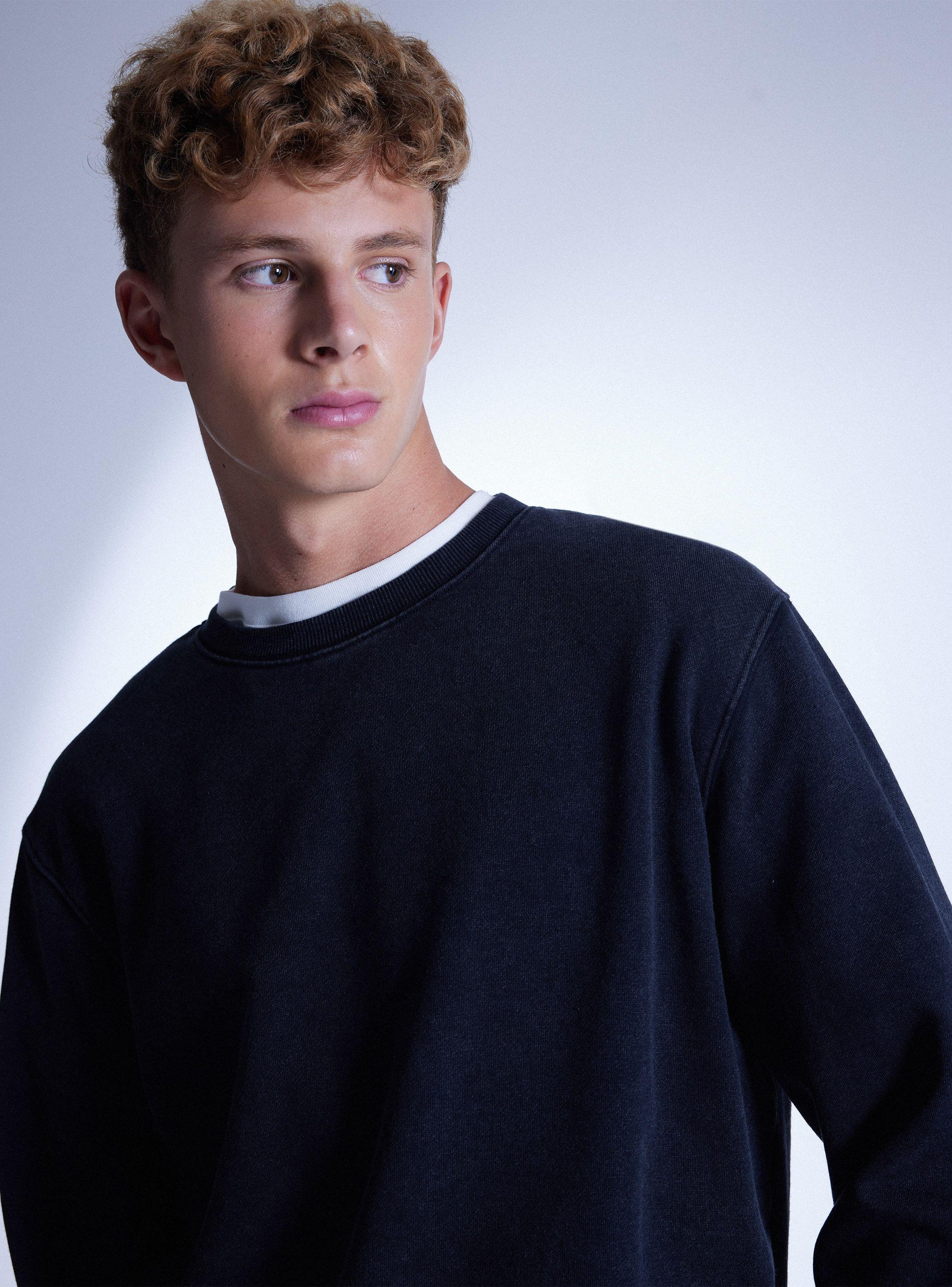 Polerón Estilo Crew Neck-3