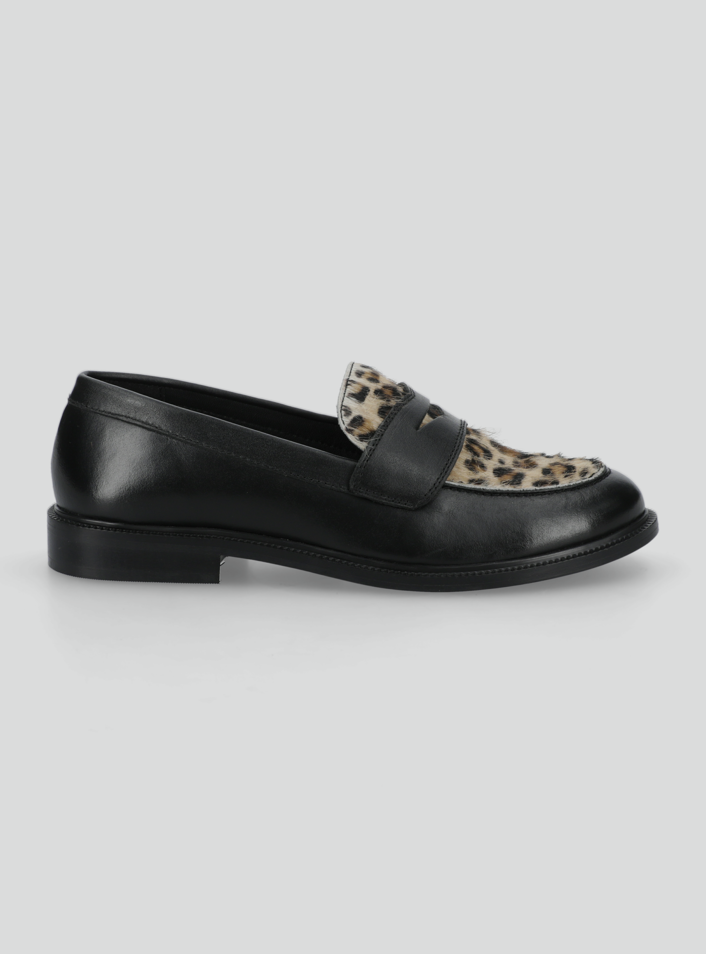 Mocasín Capellada de Cuero Mujer-1