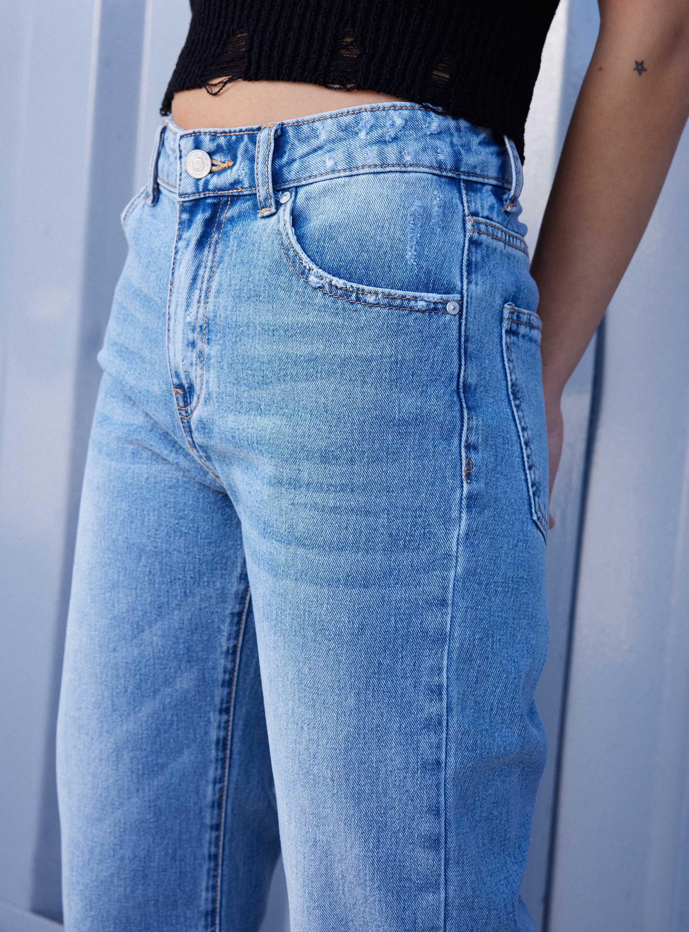 Jeans Mom Tiro Alto Lavado-2