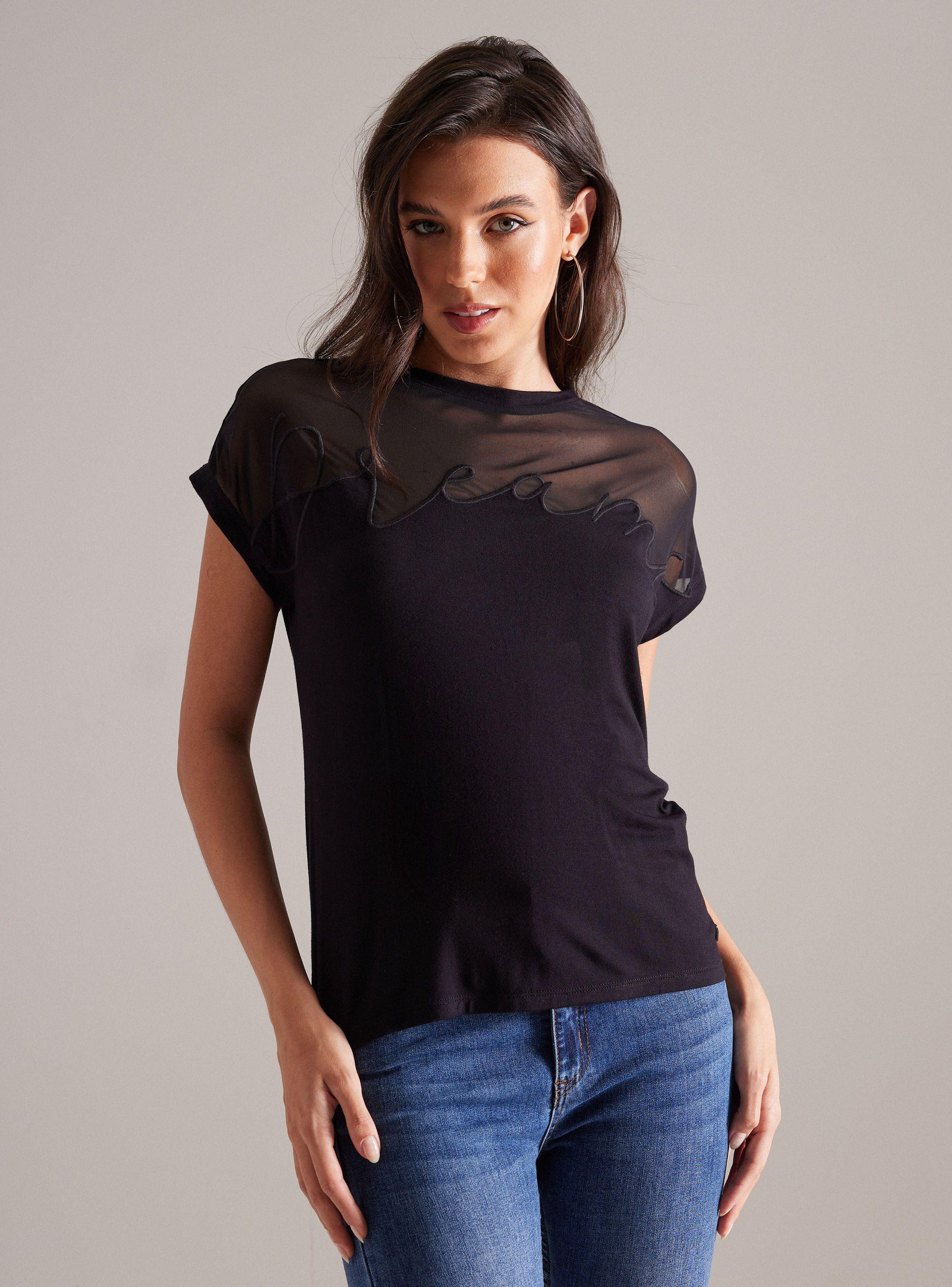 Polera Malla Superior con Bordado de Texto-0