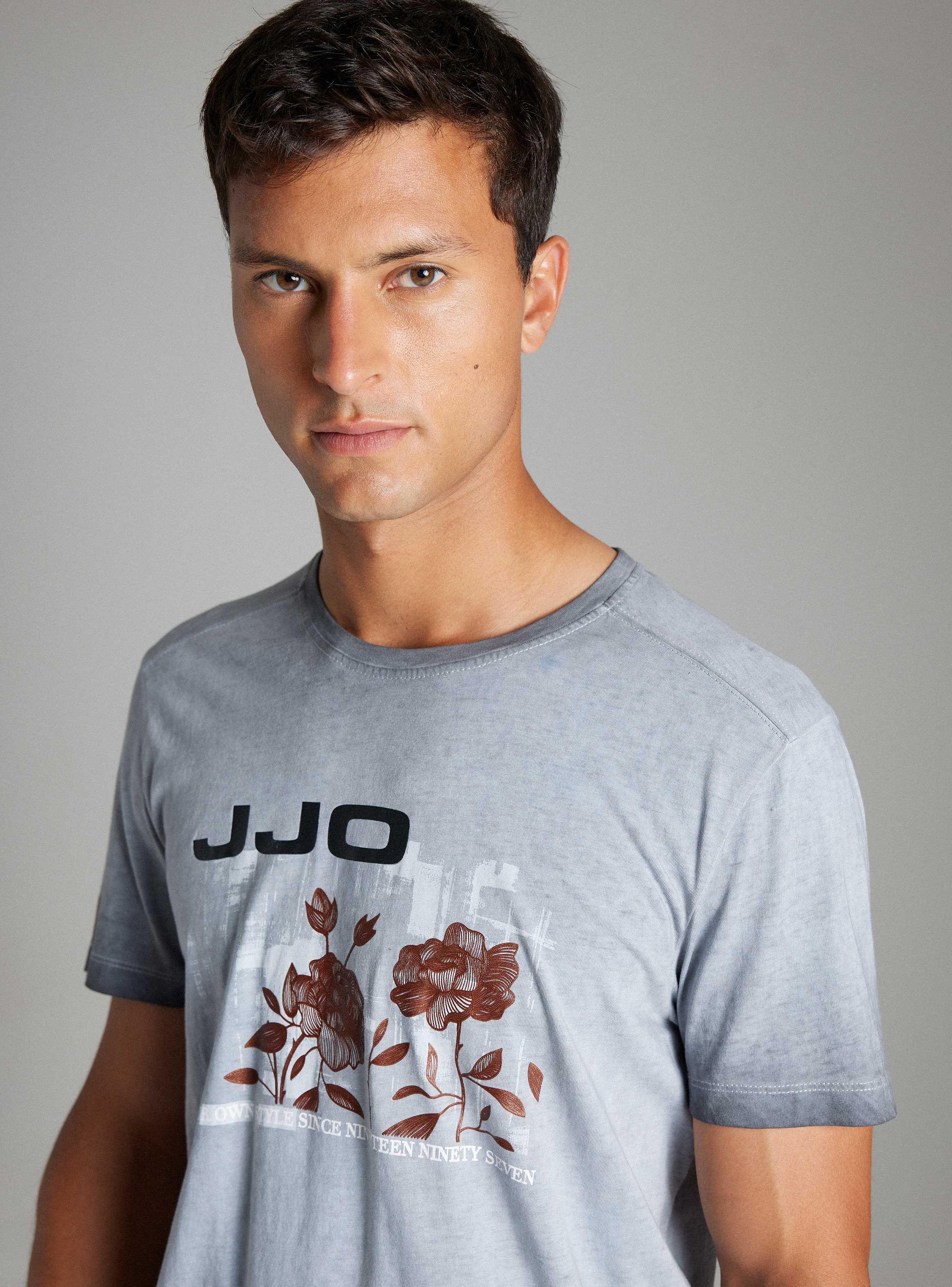 Polera Estampado Localizado Rosas Dirty Wash-2