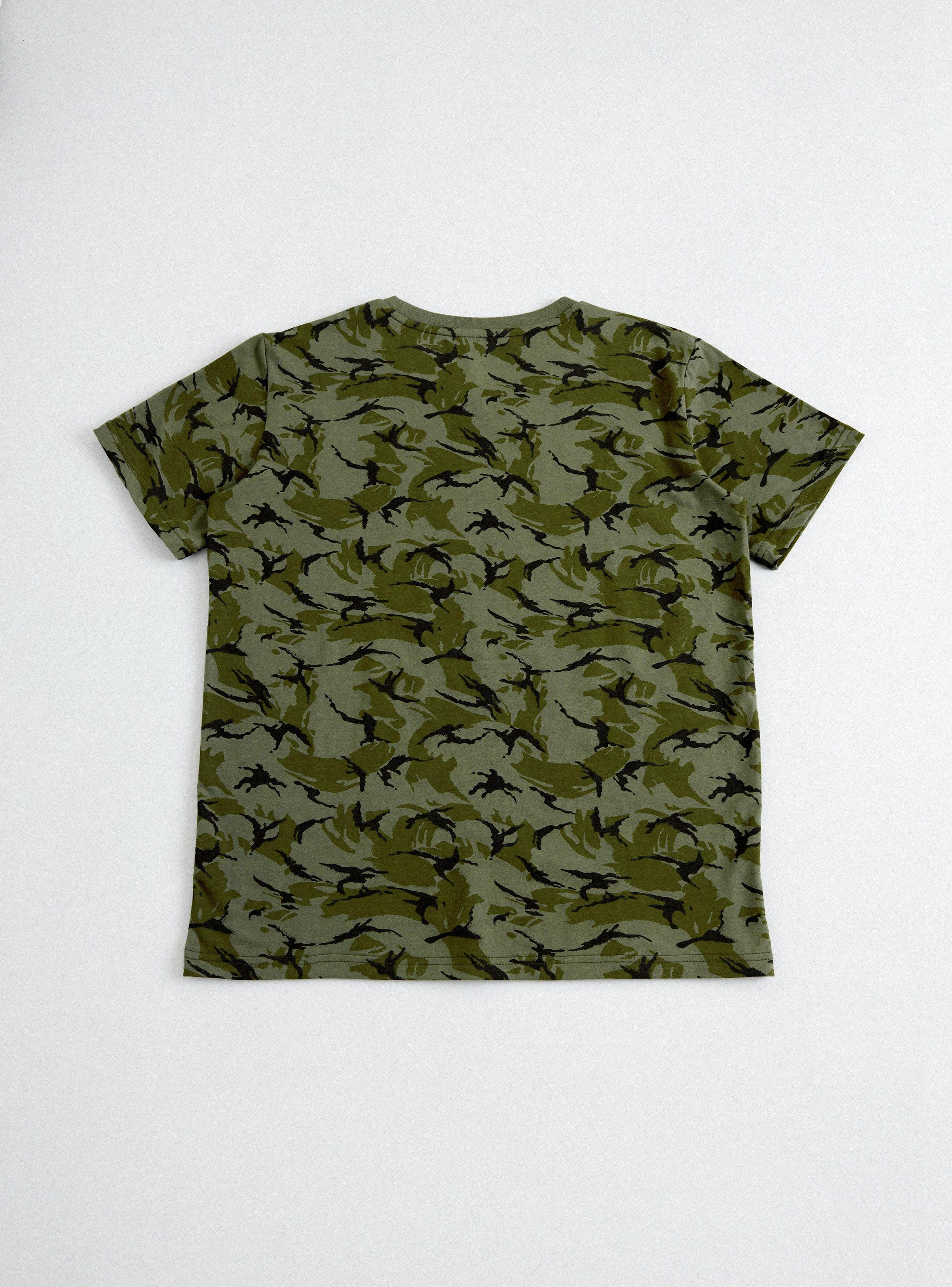Polera Diseño Estampado Full con Logo-1
