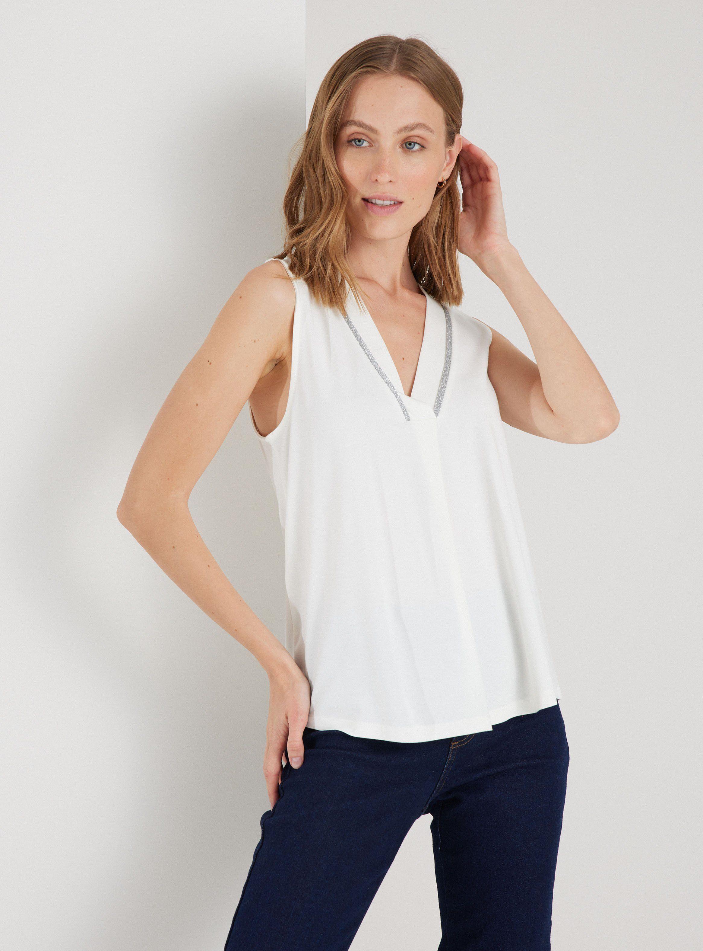 Polera Con Detalle Metalizado En Escote Y Pinza-0