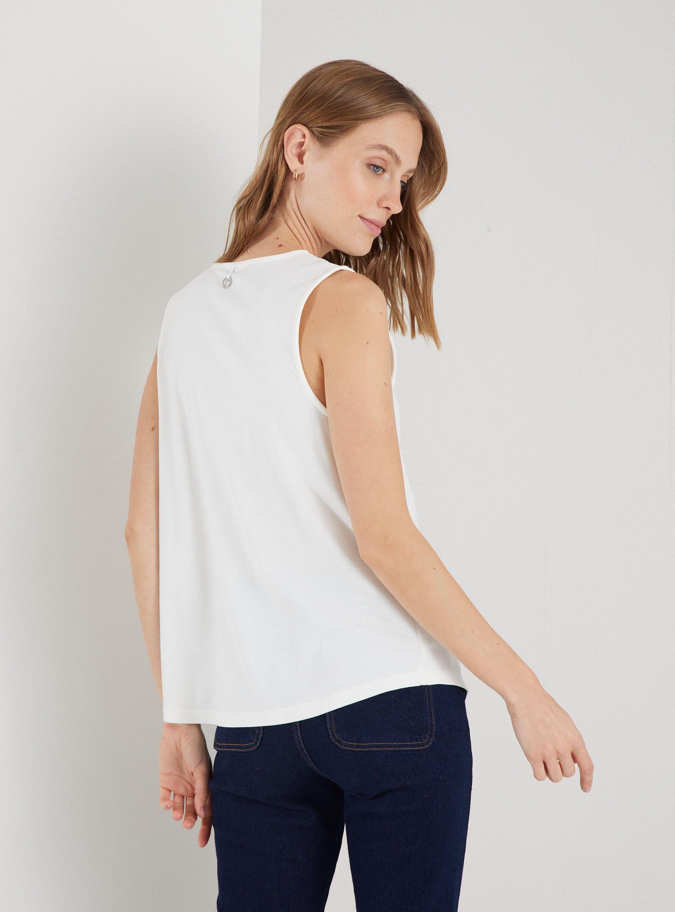 Polera Con Detalle Metalizado En Escote Y Pinza-1