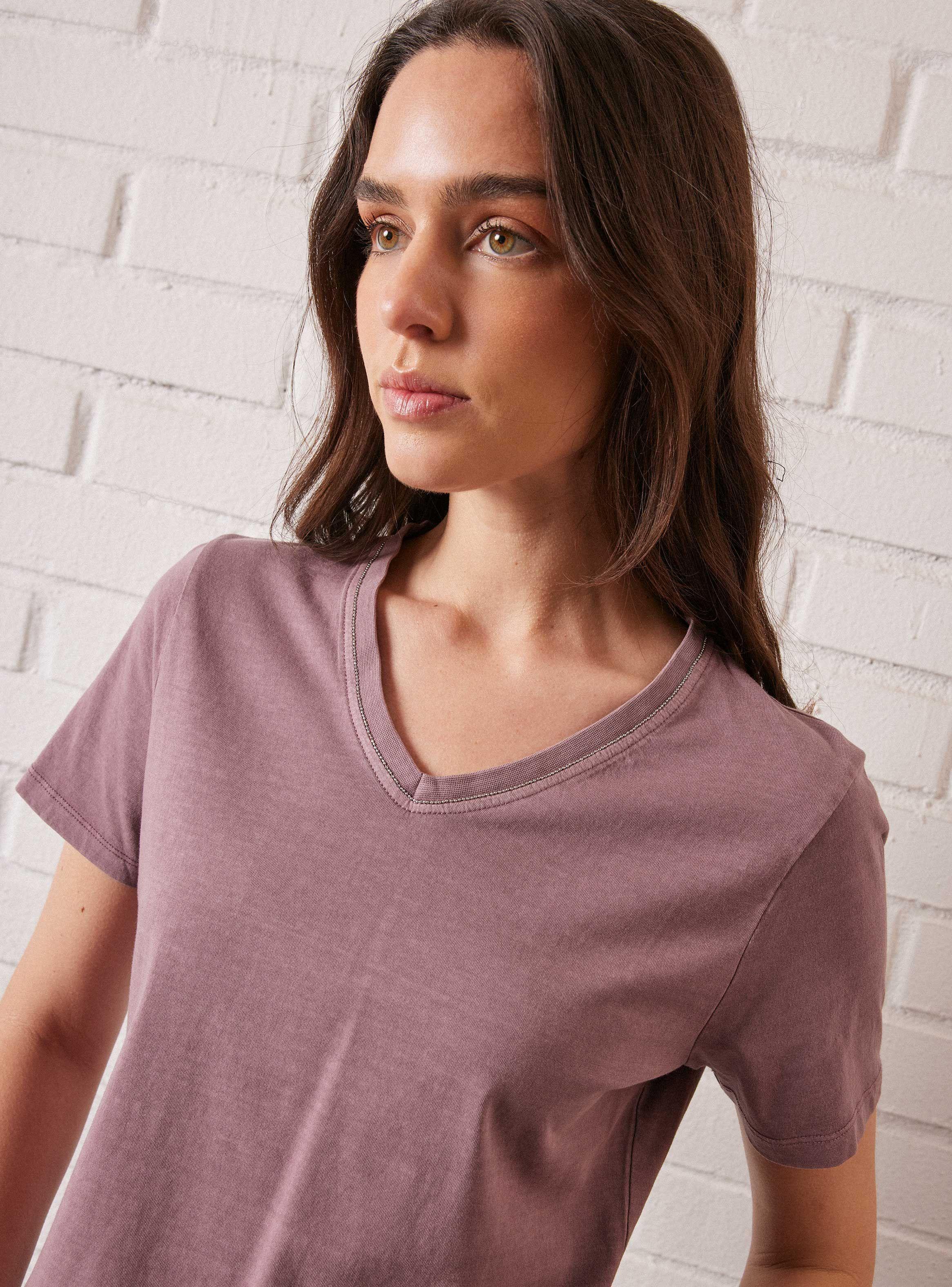 Polera con Proceso Desteñido Cuello V-2