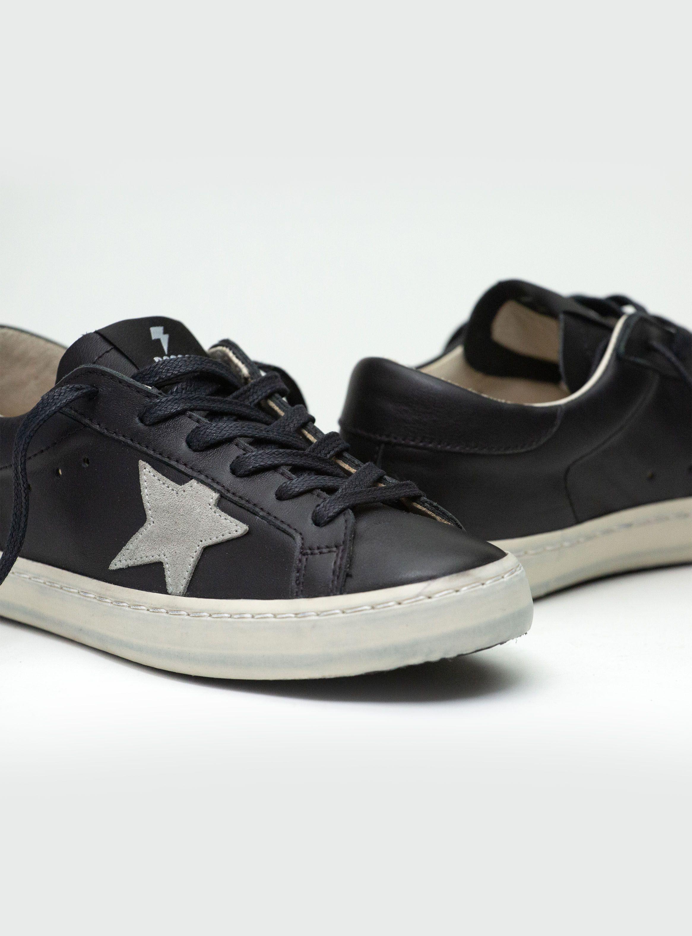 Zapatilla Urbana Cuero Star Mujer-2