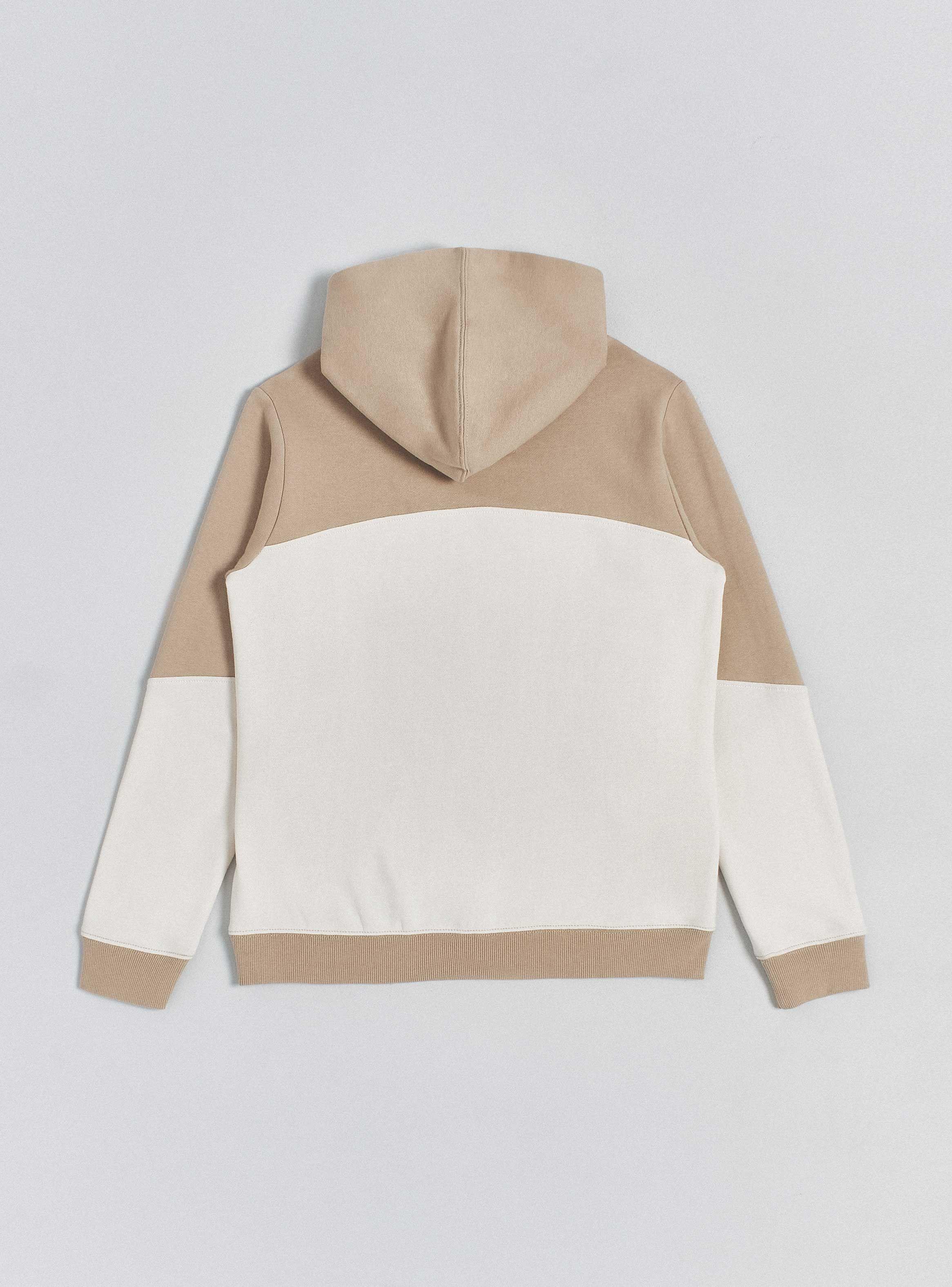 Polerón Bicolor con Cortes y Estampado Focal-3