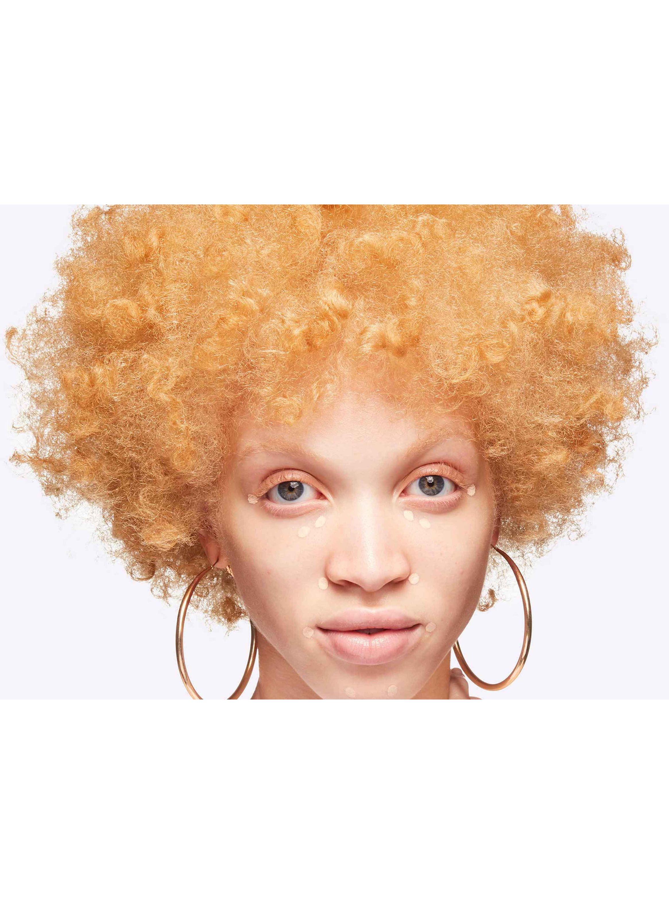 Corrector Studio Fix 24-Hour Smooth Wear Pieles Claras-4