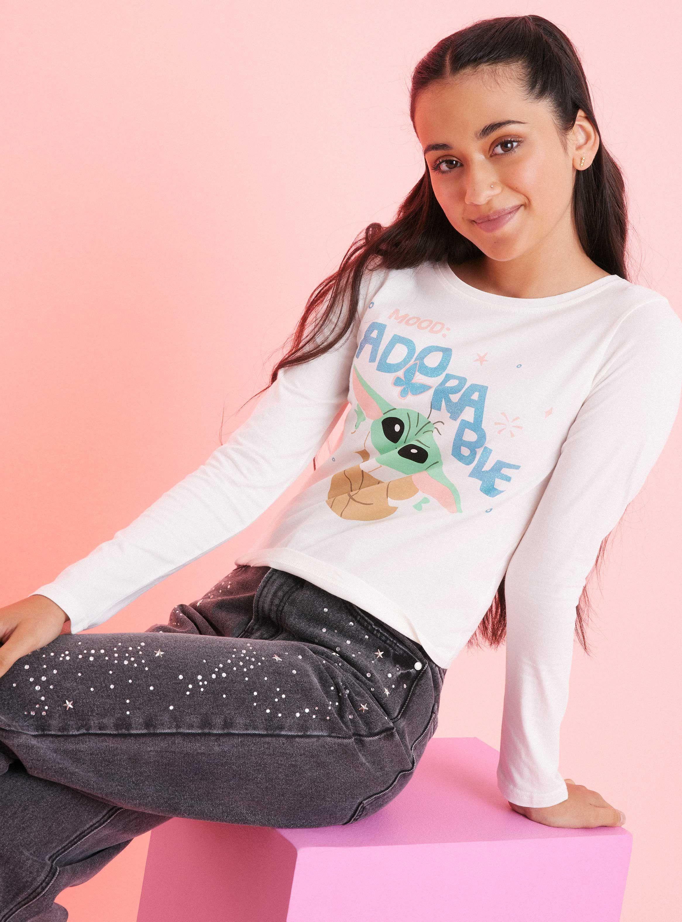 Polera Crop Estampado con Brillo Mandalorian Grogu-0