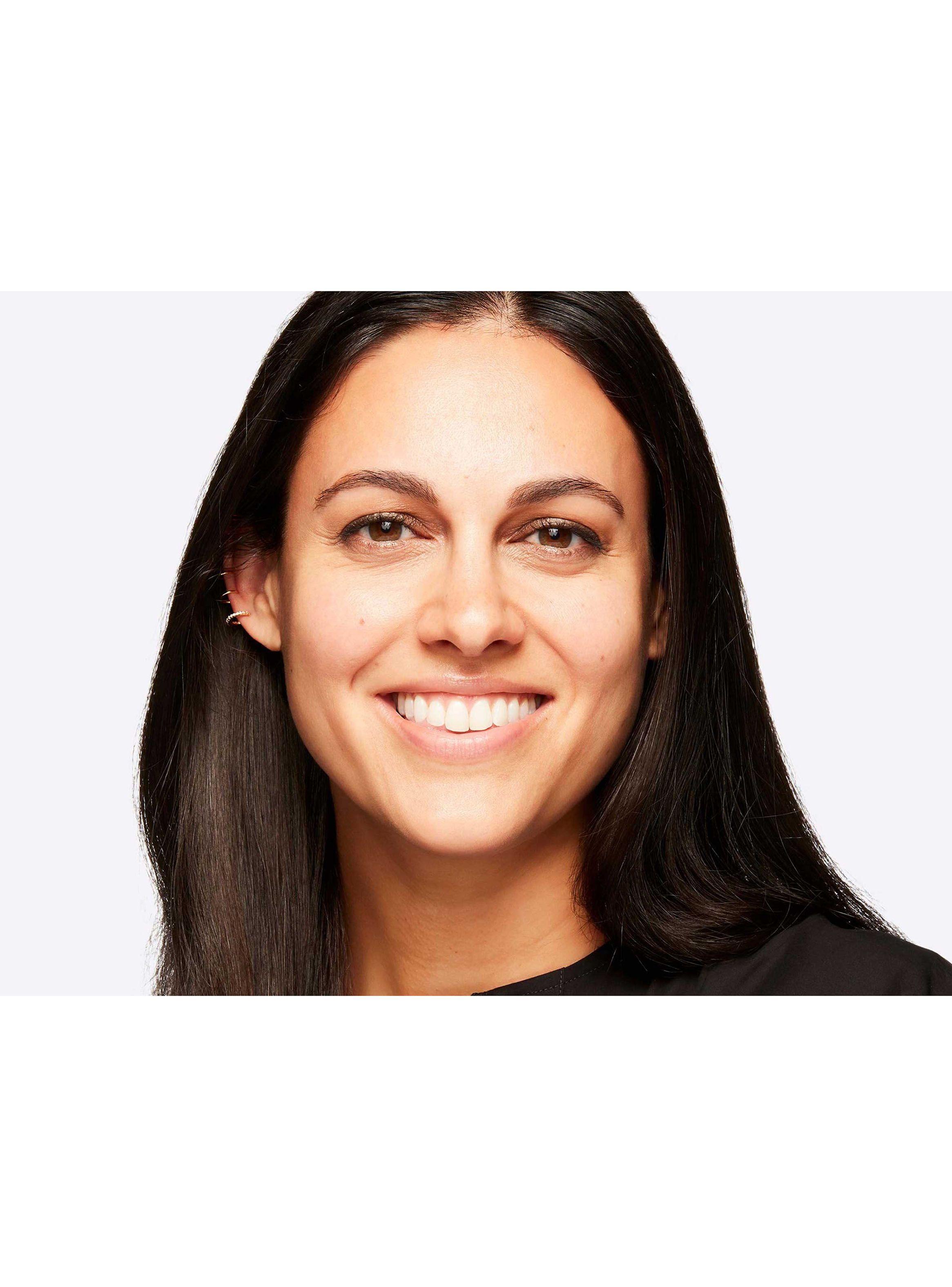 Corrector Studio Fix 24-Hour Smooth Wear Pieles Claras-4