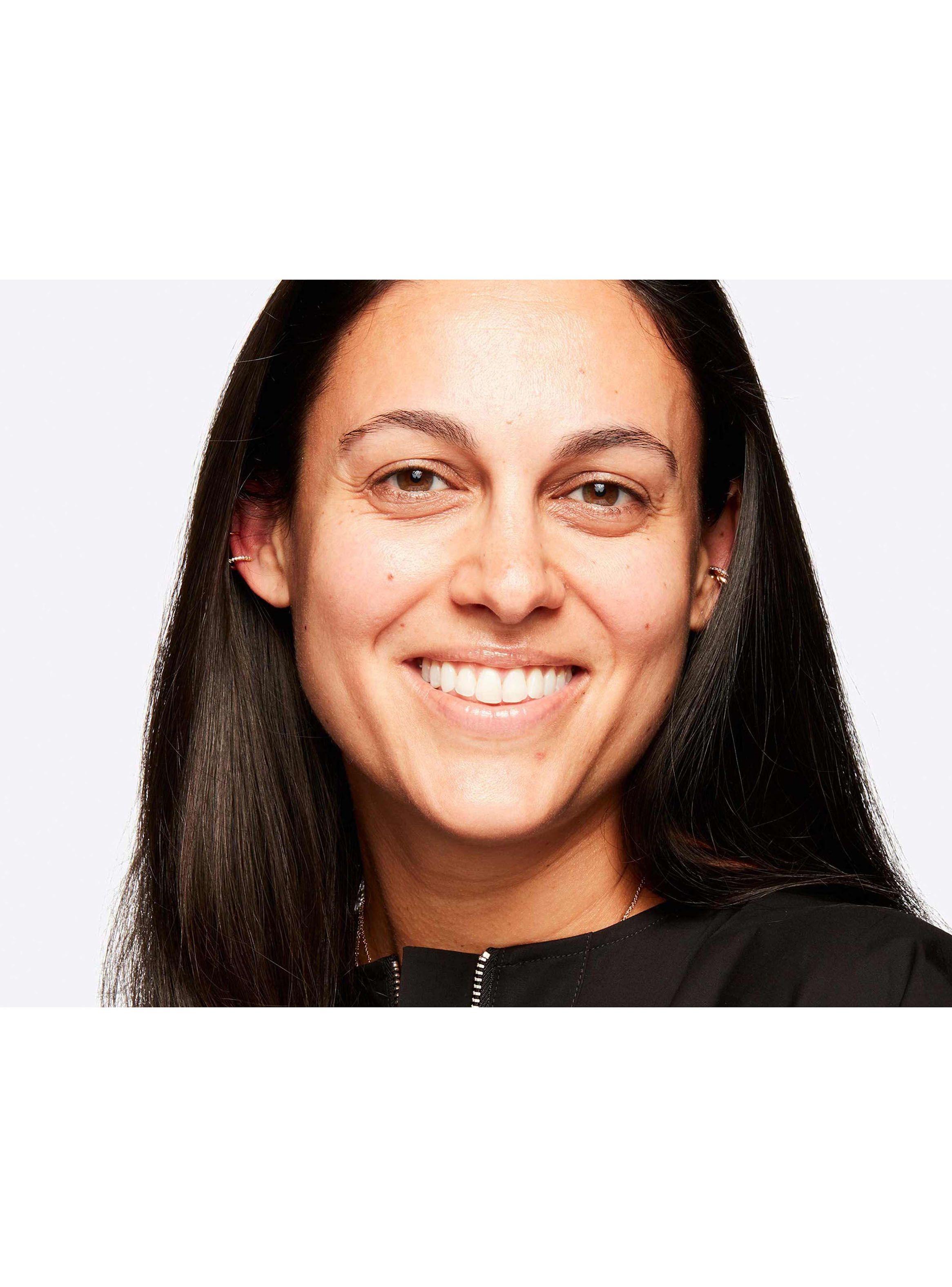 Corrector Studio Fix 24-Hour Smooth Wear Pieles Claras-3