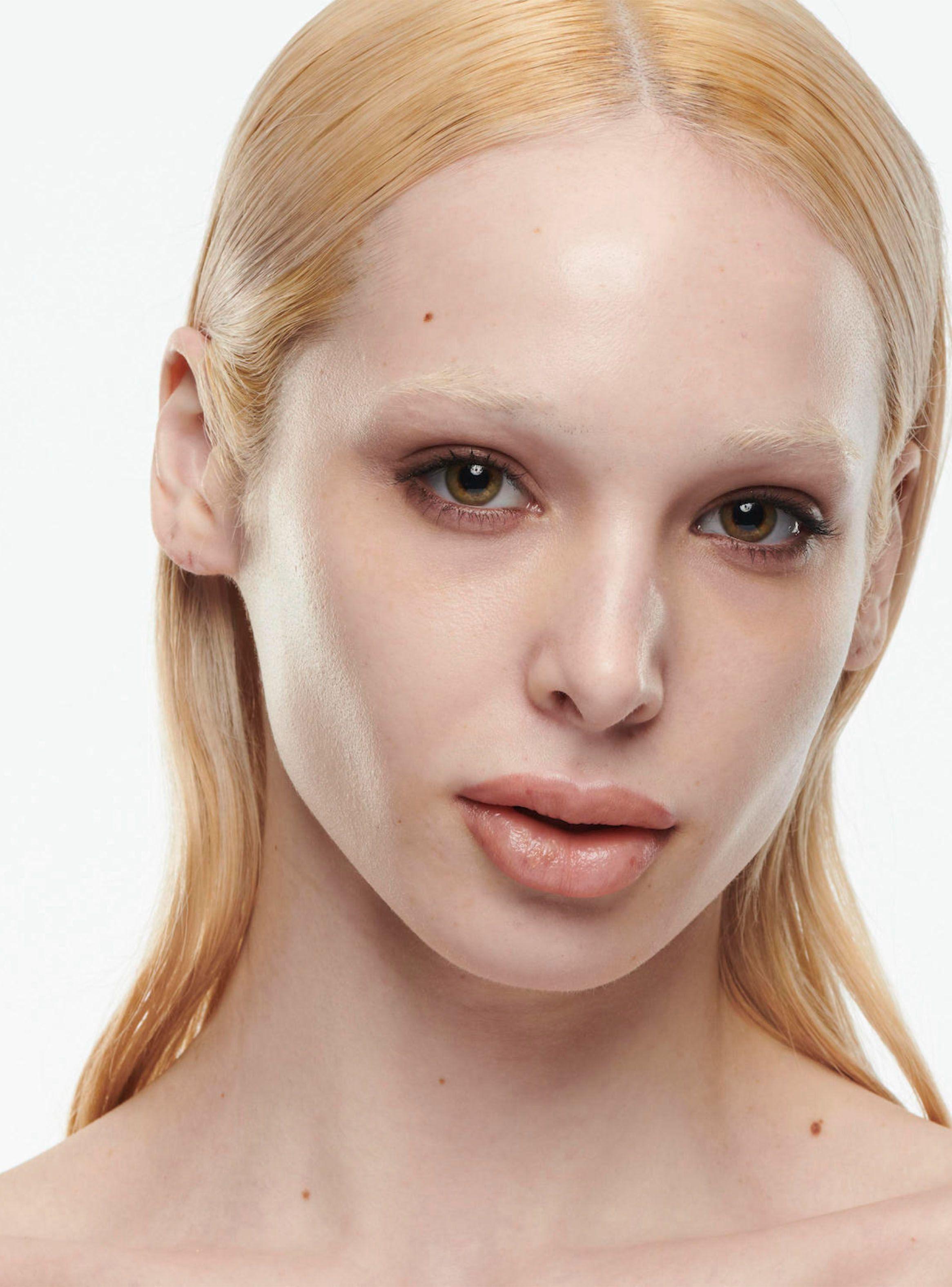 Base de Maquillaje M·A·C Studio Radiance Serum Powered Foundation NC11 30 ml-3