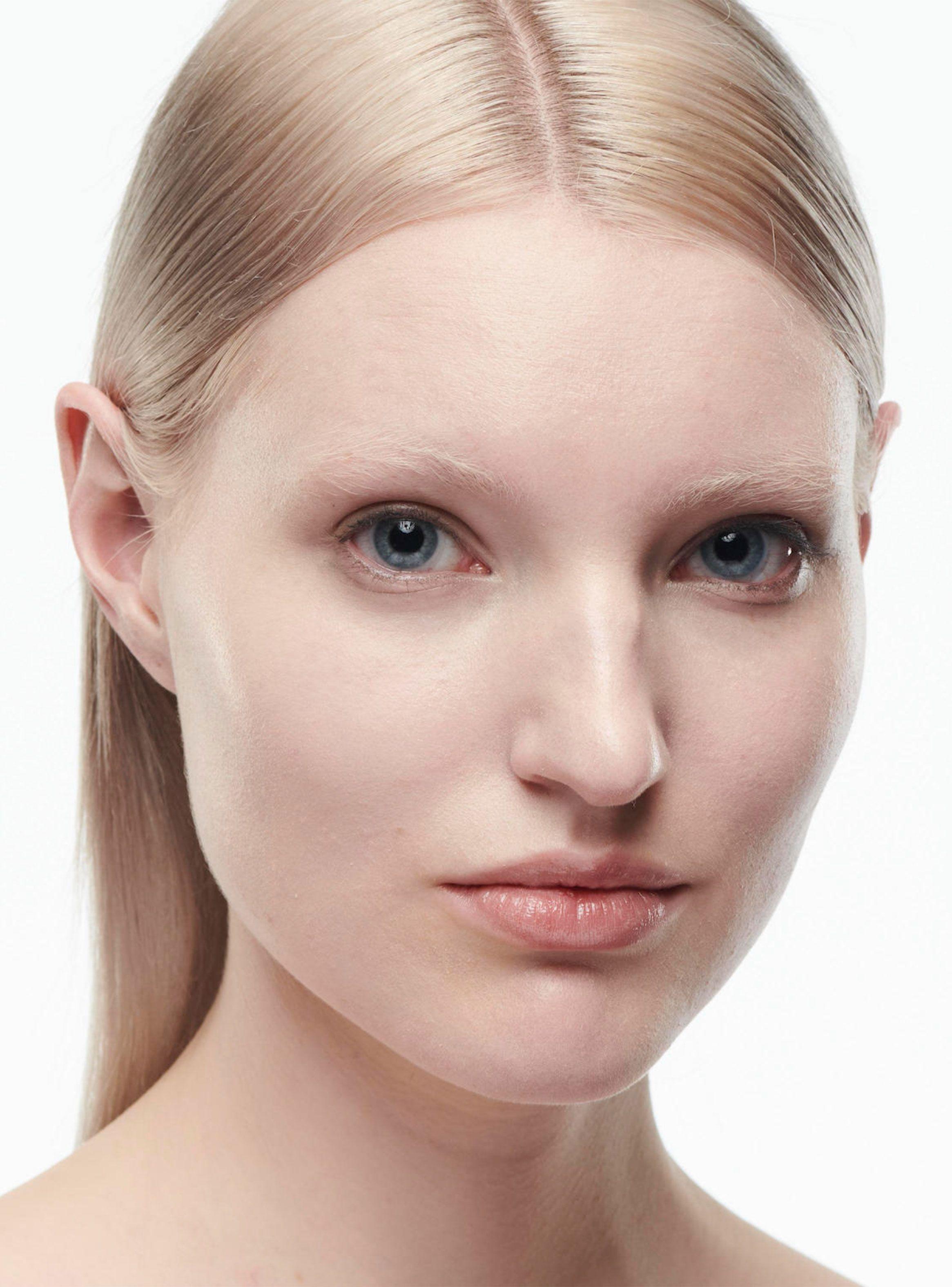 Base de Maquillaje M·A·C Studio Radiance Serum Powered Foundation NC5 30 ml-3