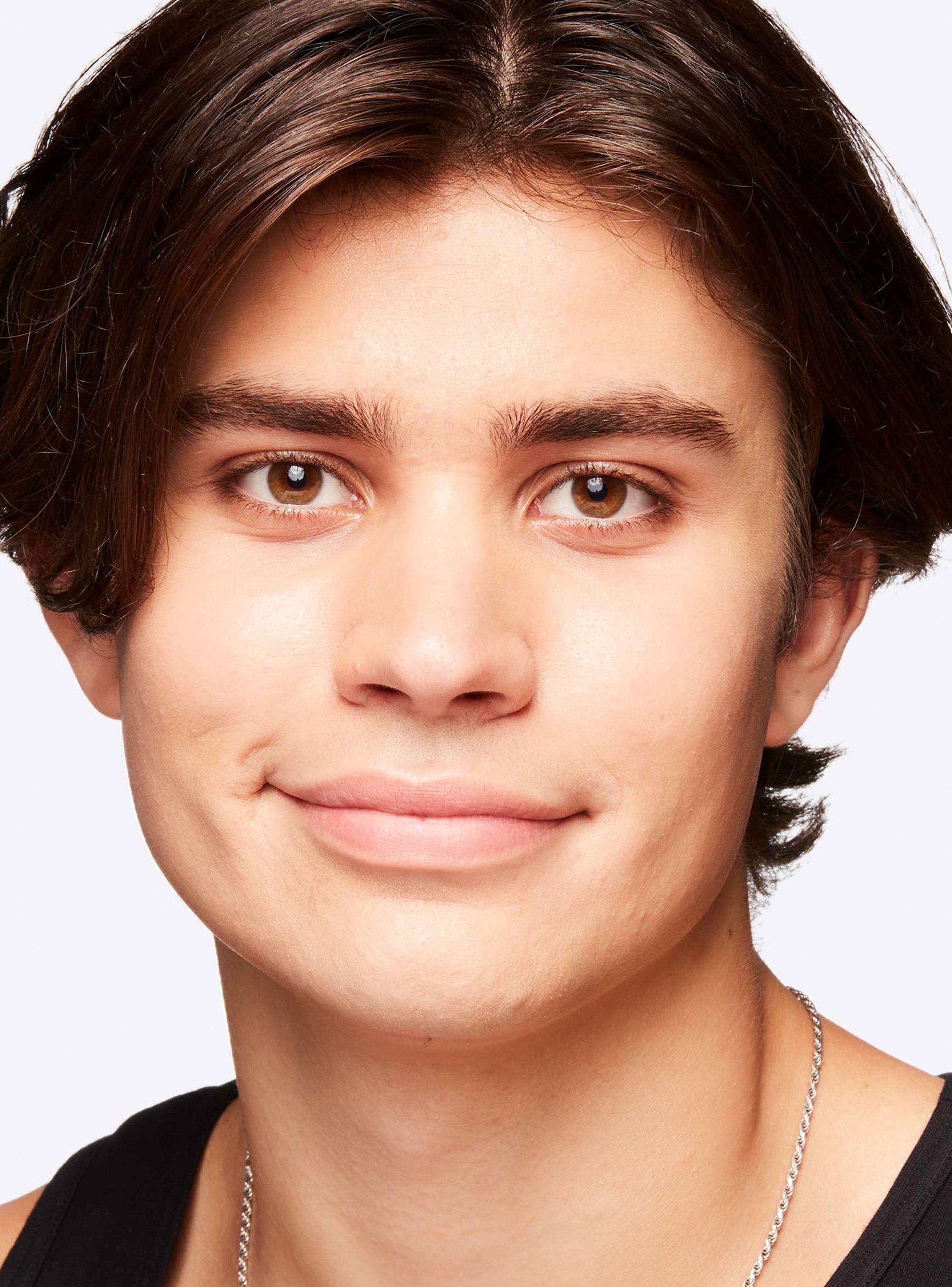 Base de Maquillaje Studio Radiance Face and Body Radiant Sheer Pieles Claras a Medias-2