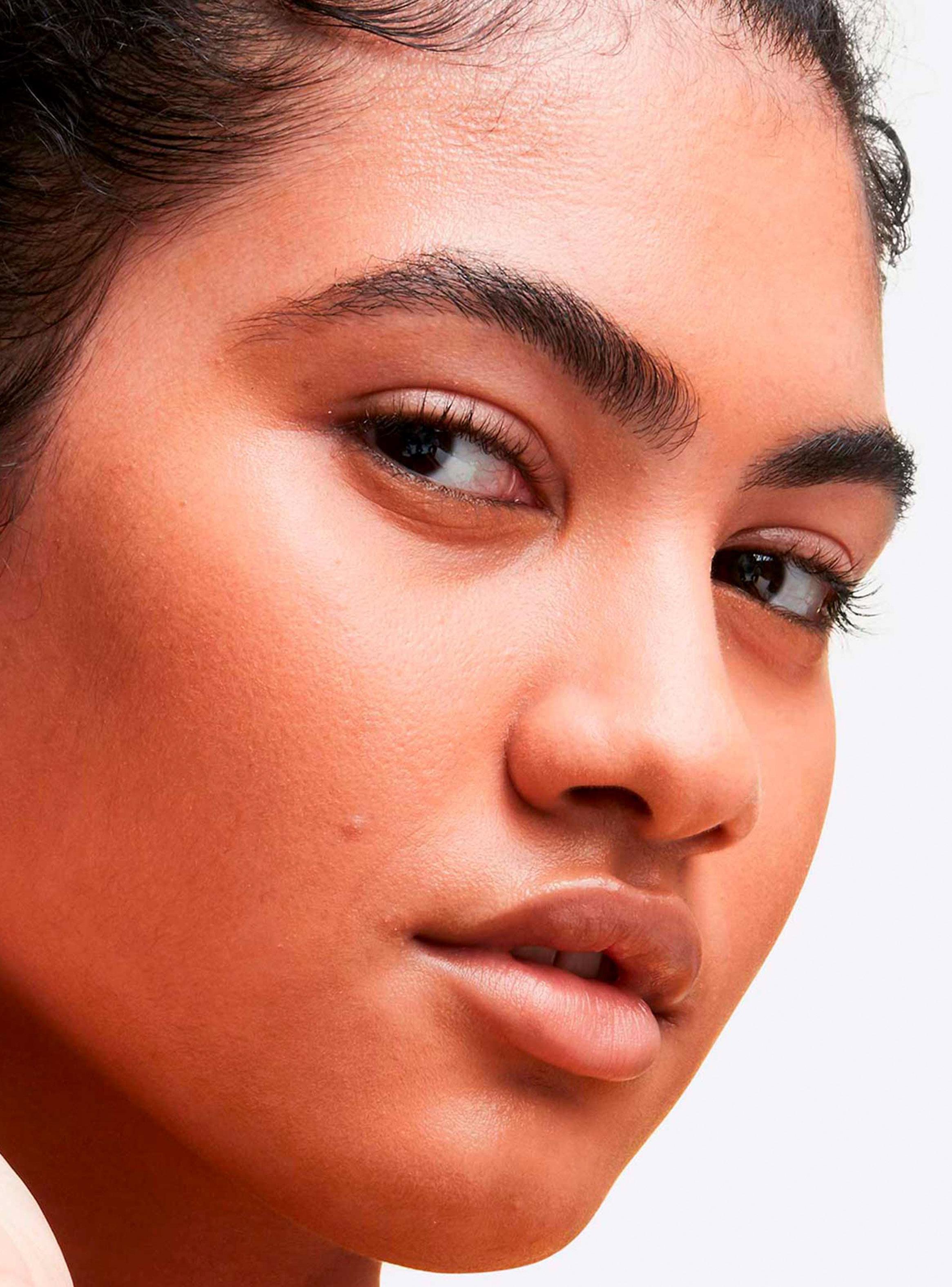 Base de Maquillaje Studio Radiance Face and Body Radiant Sheer Pieles Claras-2