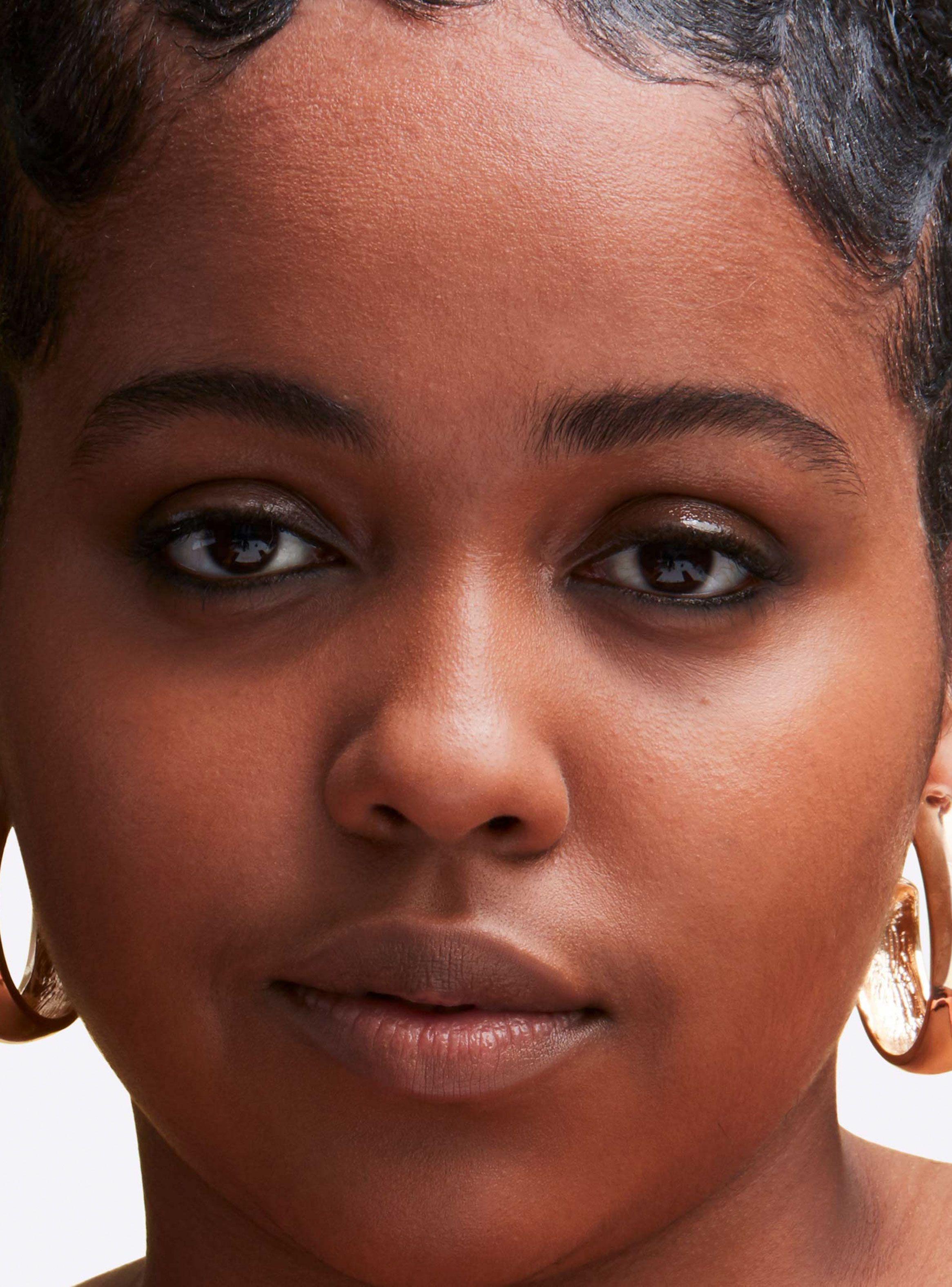 Base de Maquillaje Studio Radiance Face and Body Radiant Sheer C6-2