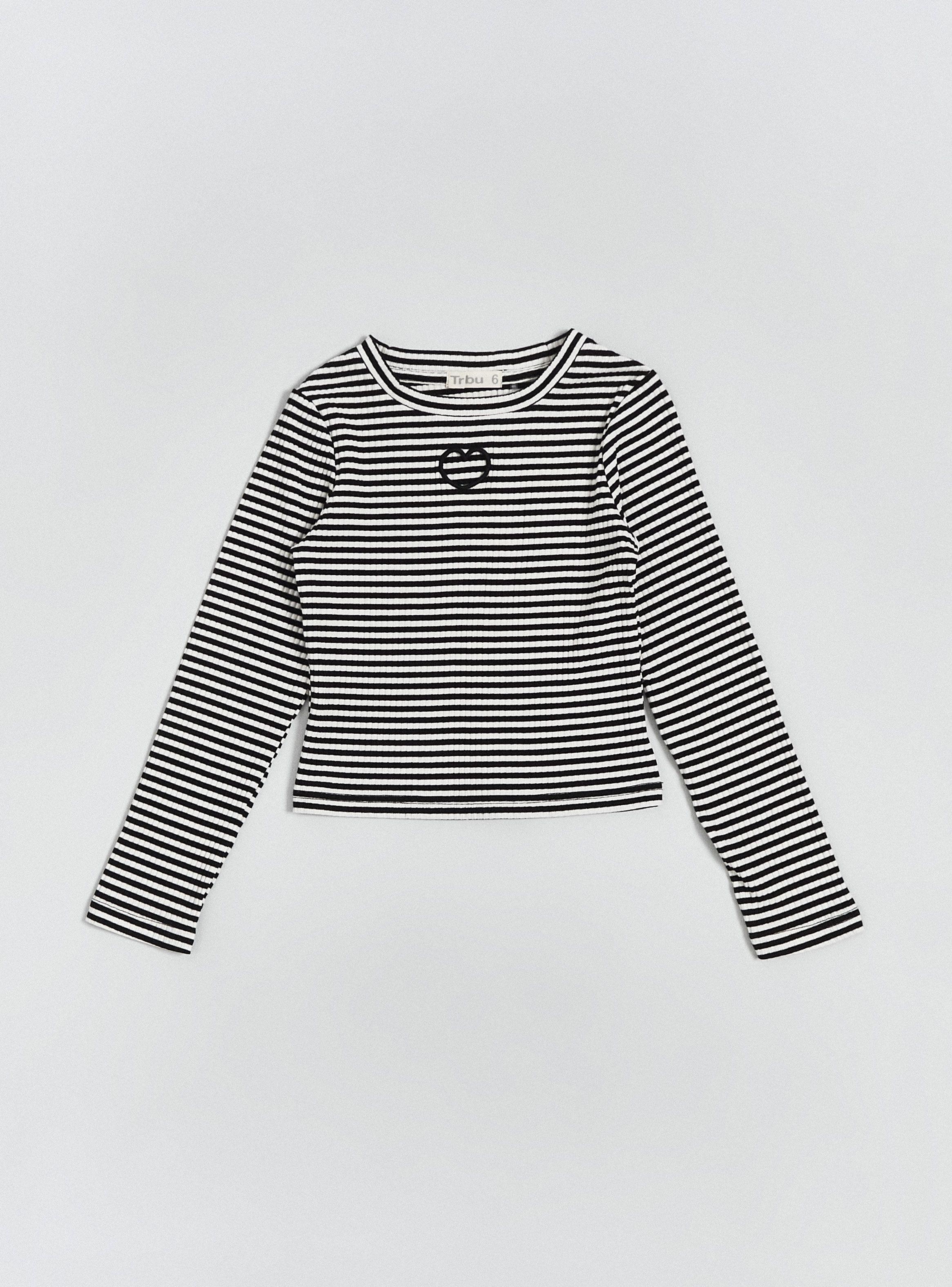 Polera Rib Cut Out Bordado Corazon-2