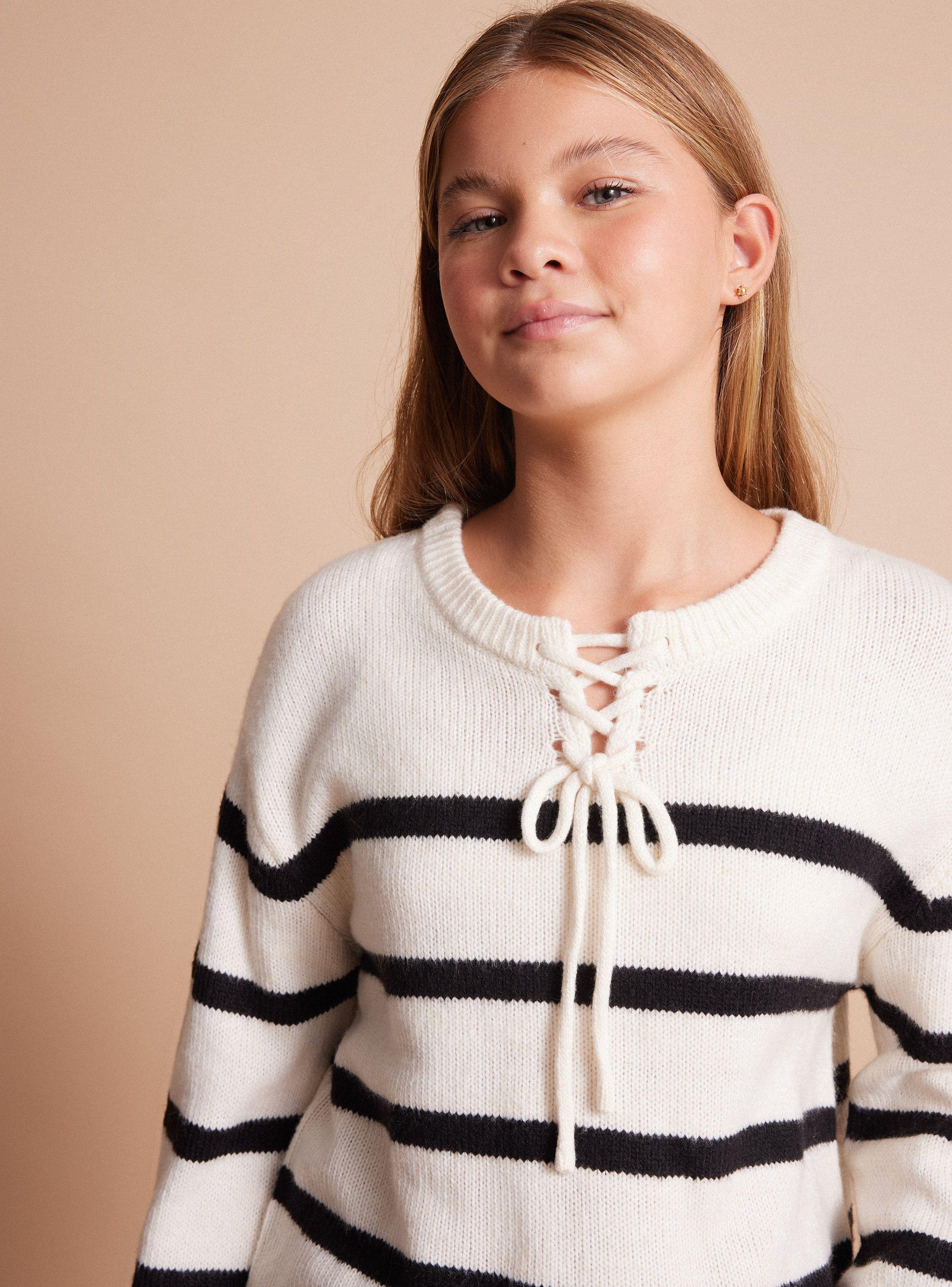 Sweater Rayado Con Cordón En El Cuello-1