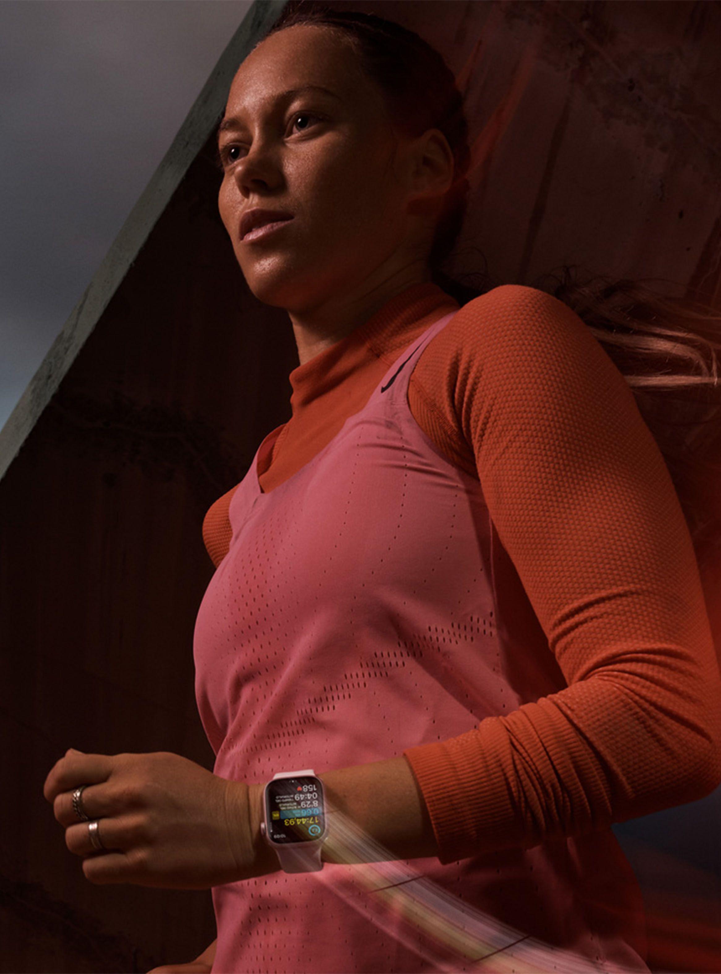 Apple Watch Series 9 GPS 41mm Caja Aluminio y Correa Deportiva Medianoche Talla S/M-4