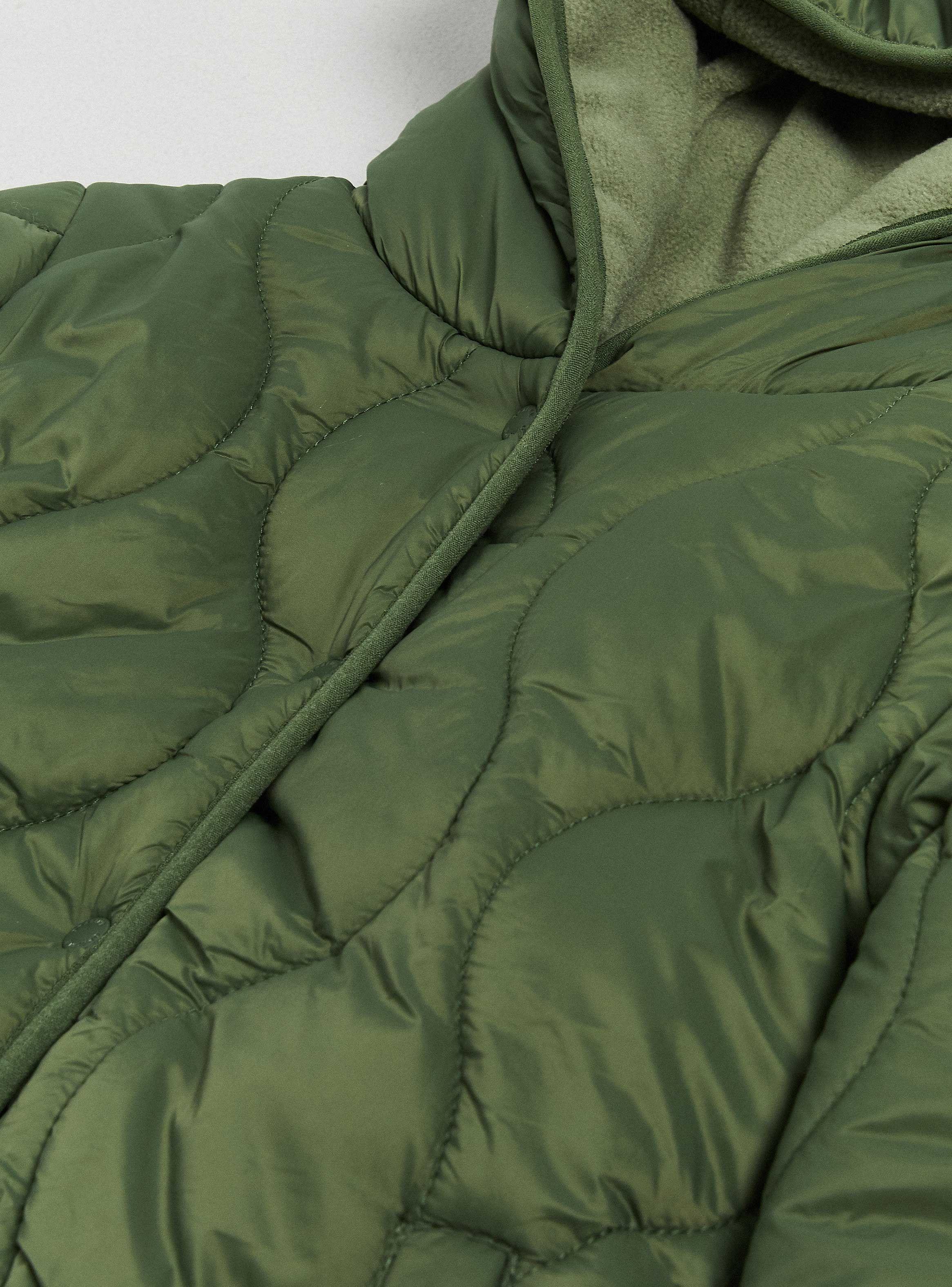 Parka con Capucha y Quilt Diseño-2