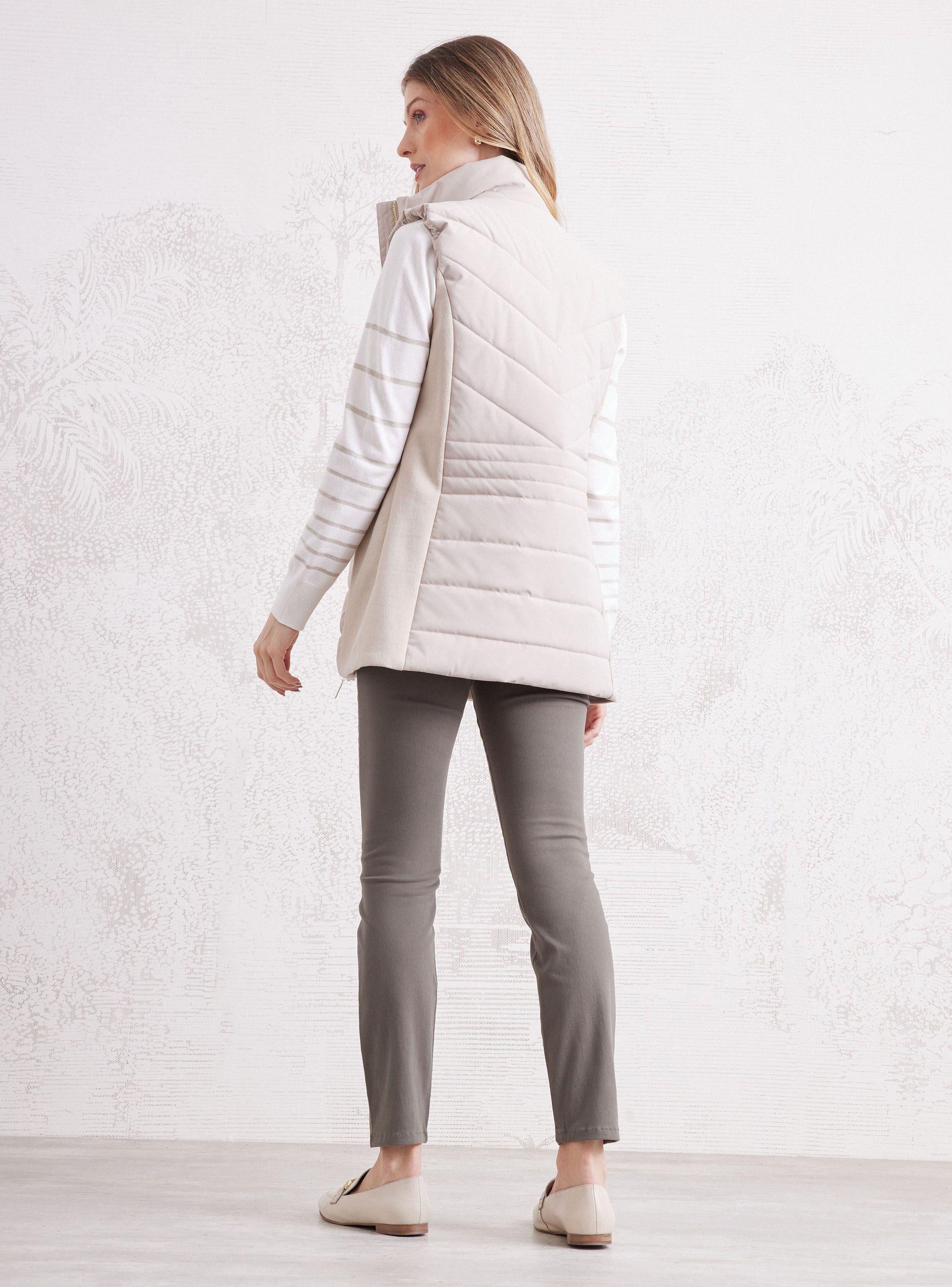 Parka Sin Mangas Detalle Elasticado En Costado-5