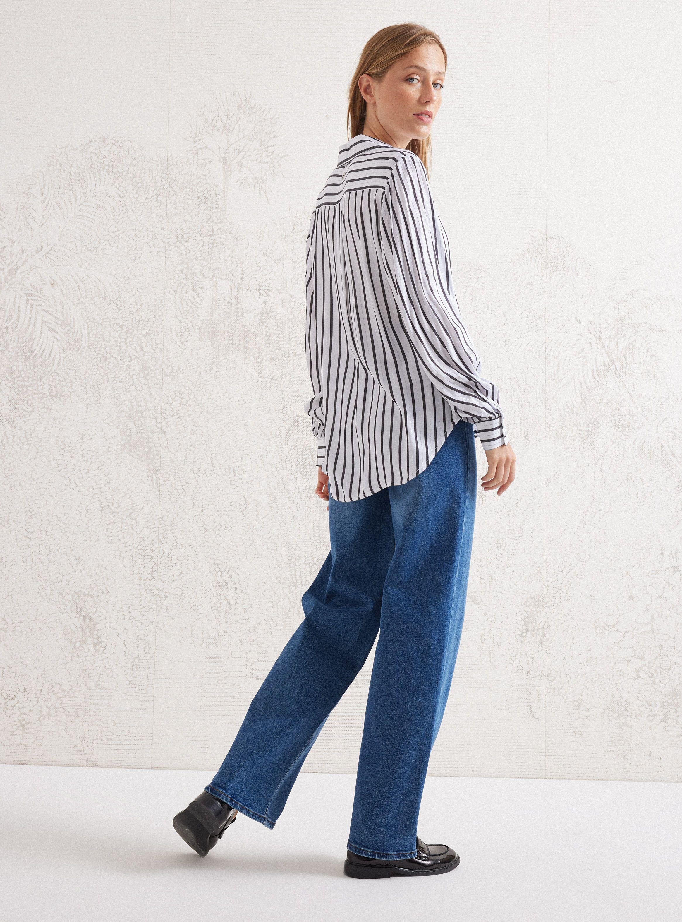 Blusa Listada Con Vuelo Frontal-5
