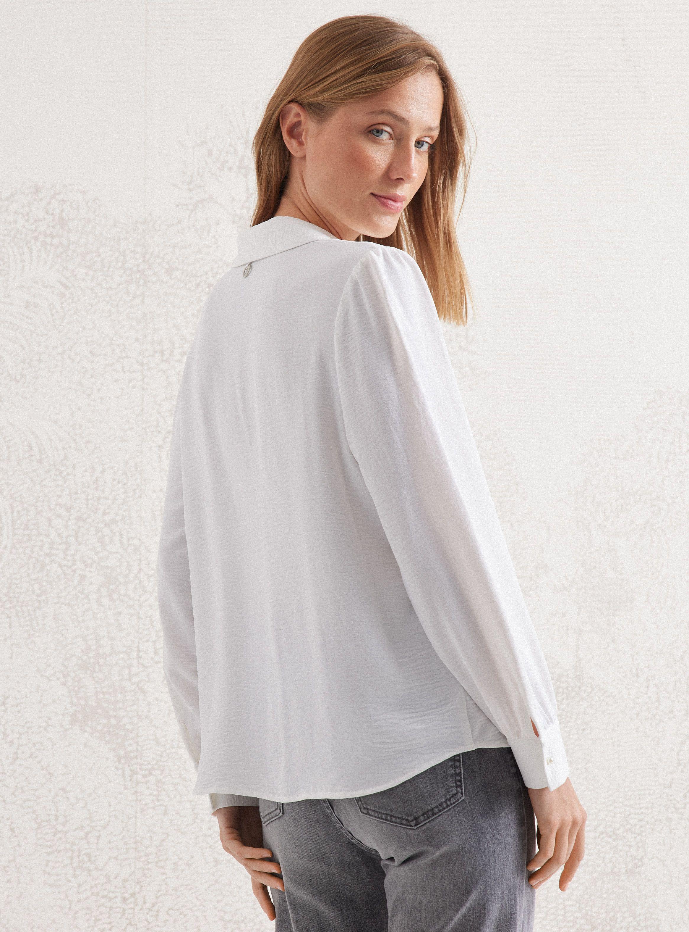 Blusa Con Alforzas Y Botón De Perla-1