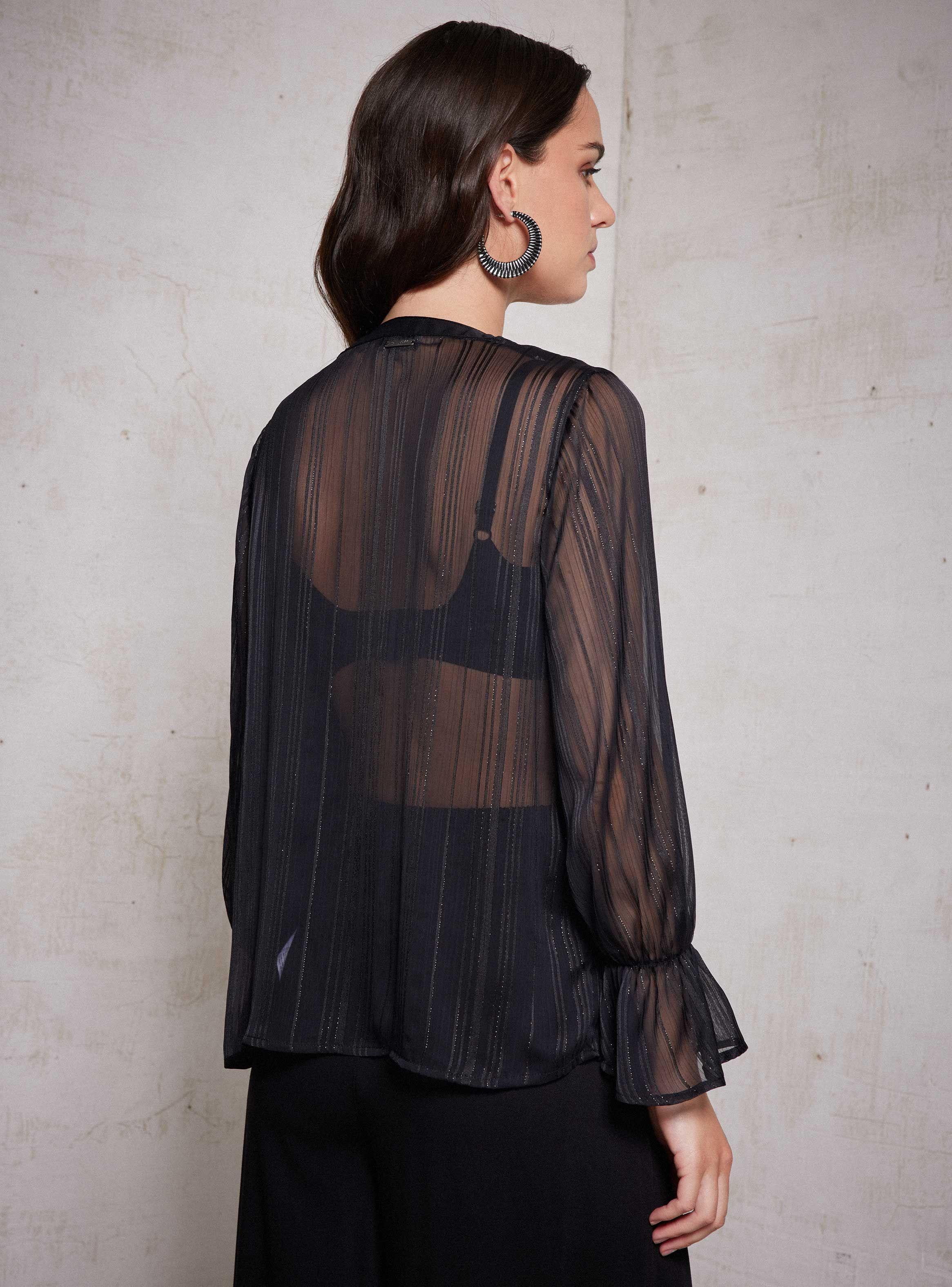 Blusa Con Vuelos y Tela Listada Con Lurex-1