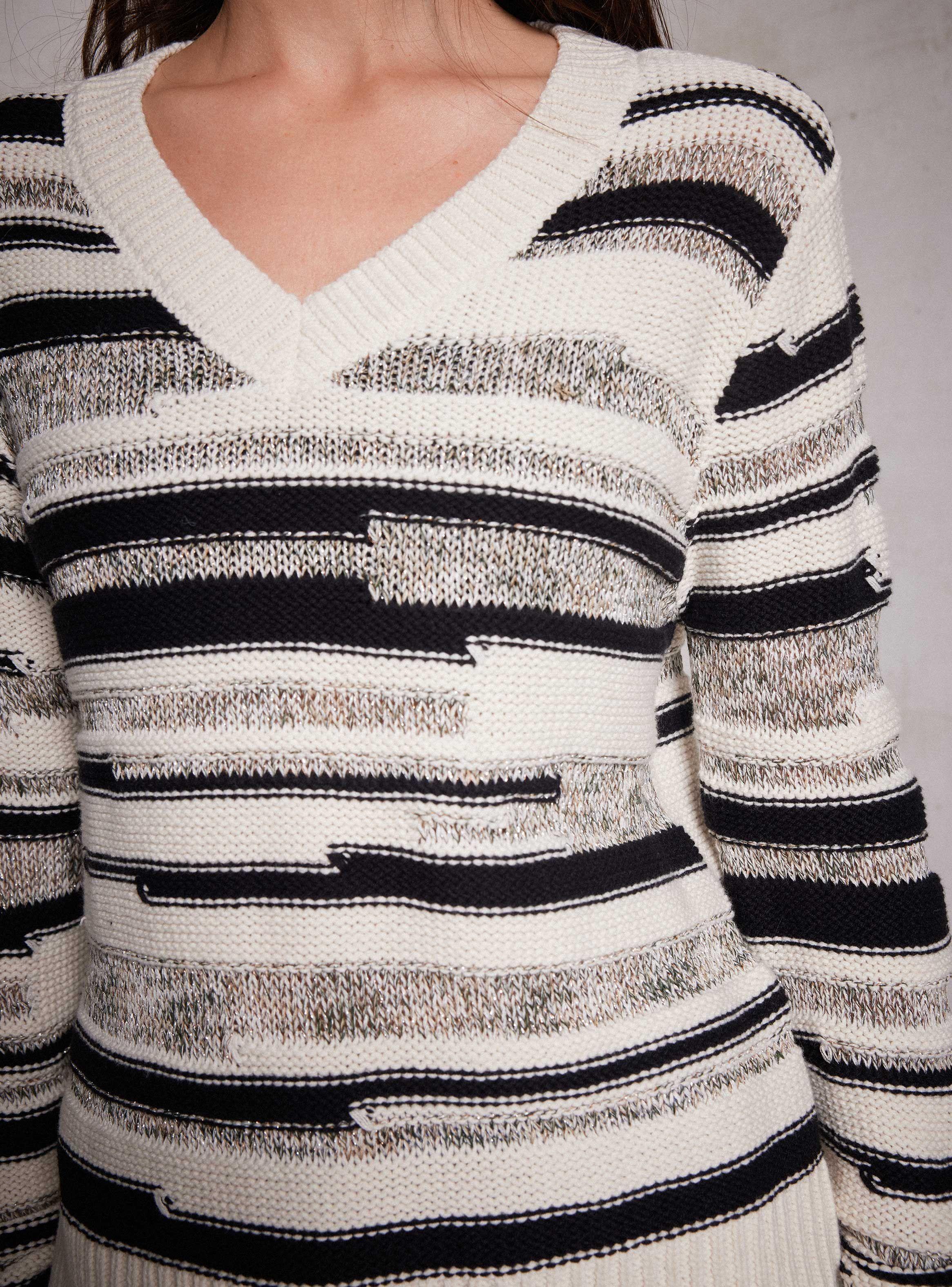 Sweater Diseño De Líneas Metalizadas-3