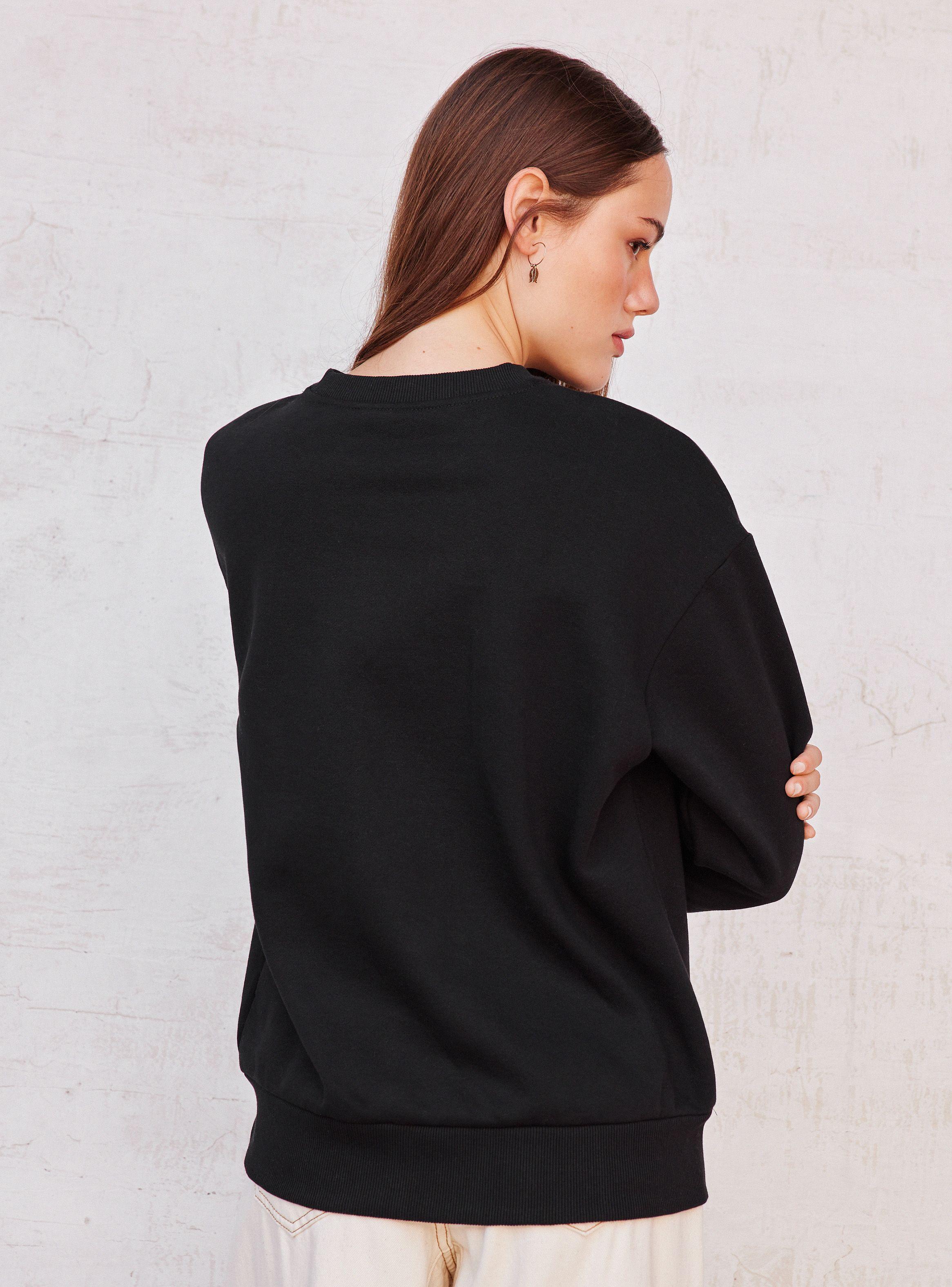 Polerón Crewneck con Estampado en Frente y Manga-1