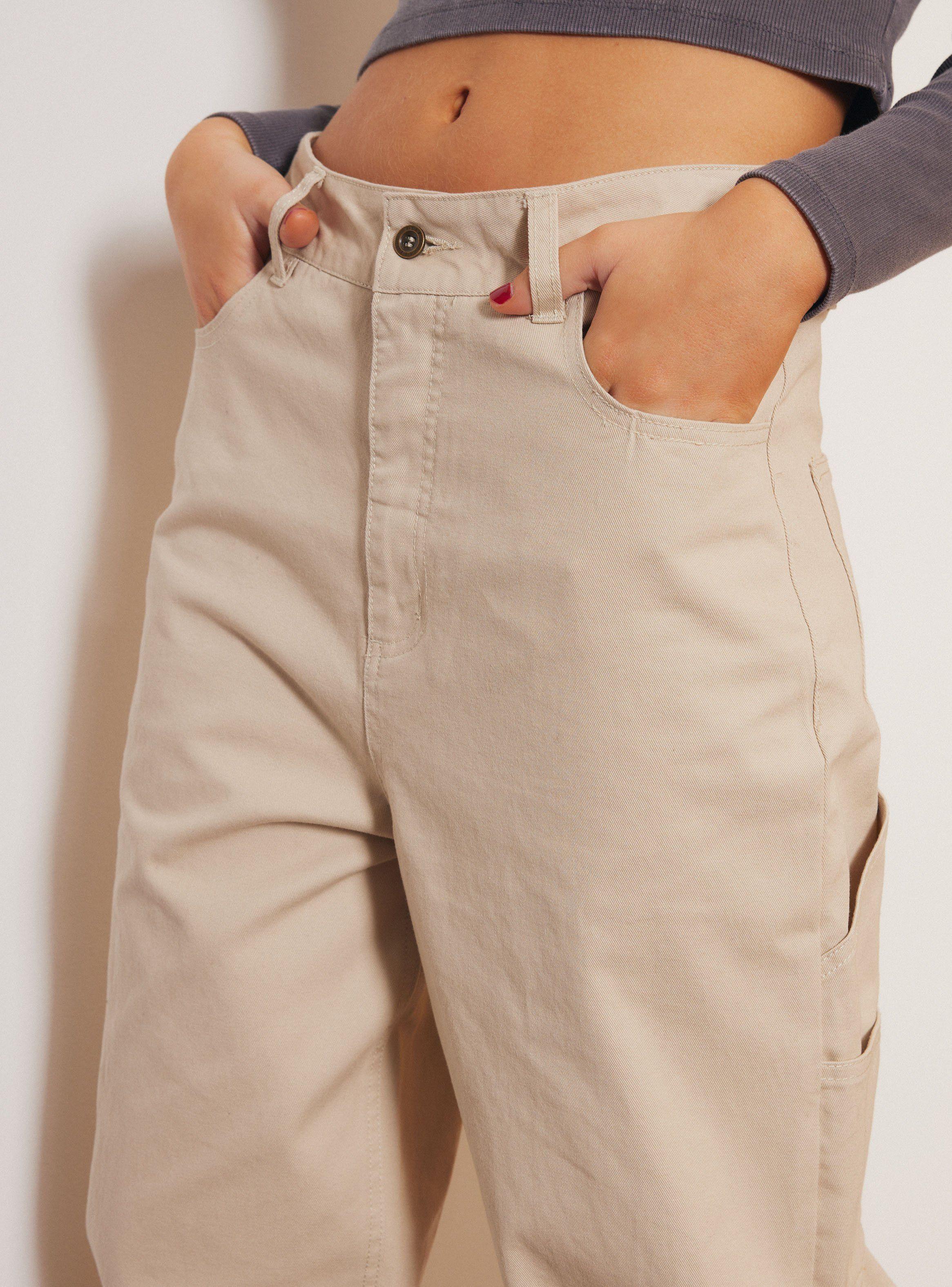 Pantalón de Gabardina Tiro Alto y Detalles de Bolsillos-2