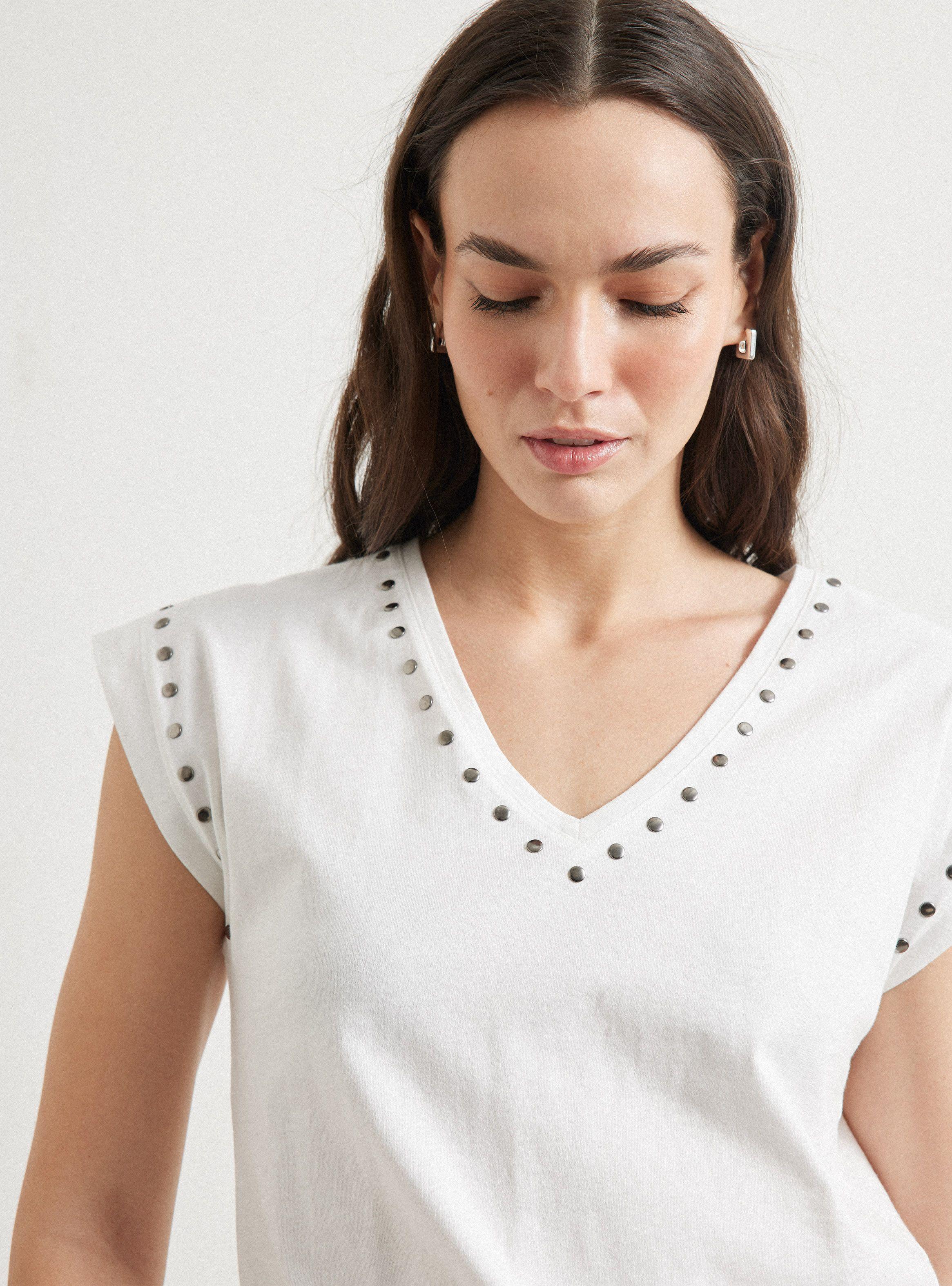 Polera Lavada Con Aplicación De Tachas-2