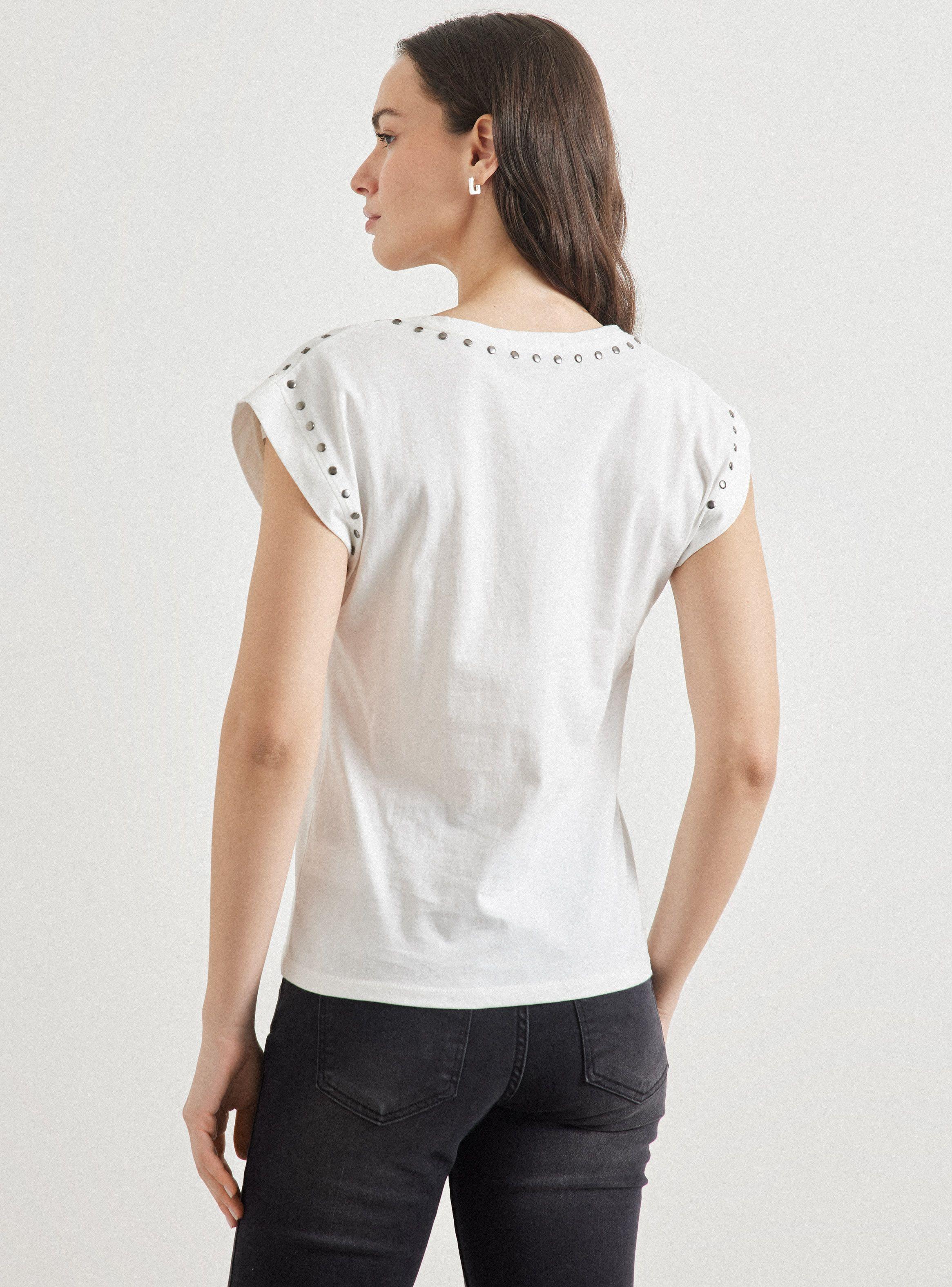 Polera Lavada Con Aplicación De Tachas-1