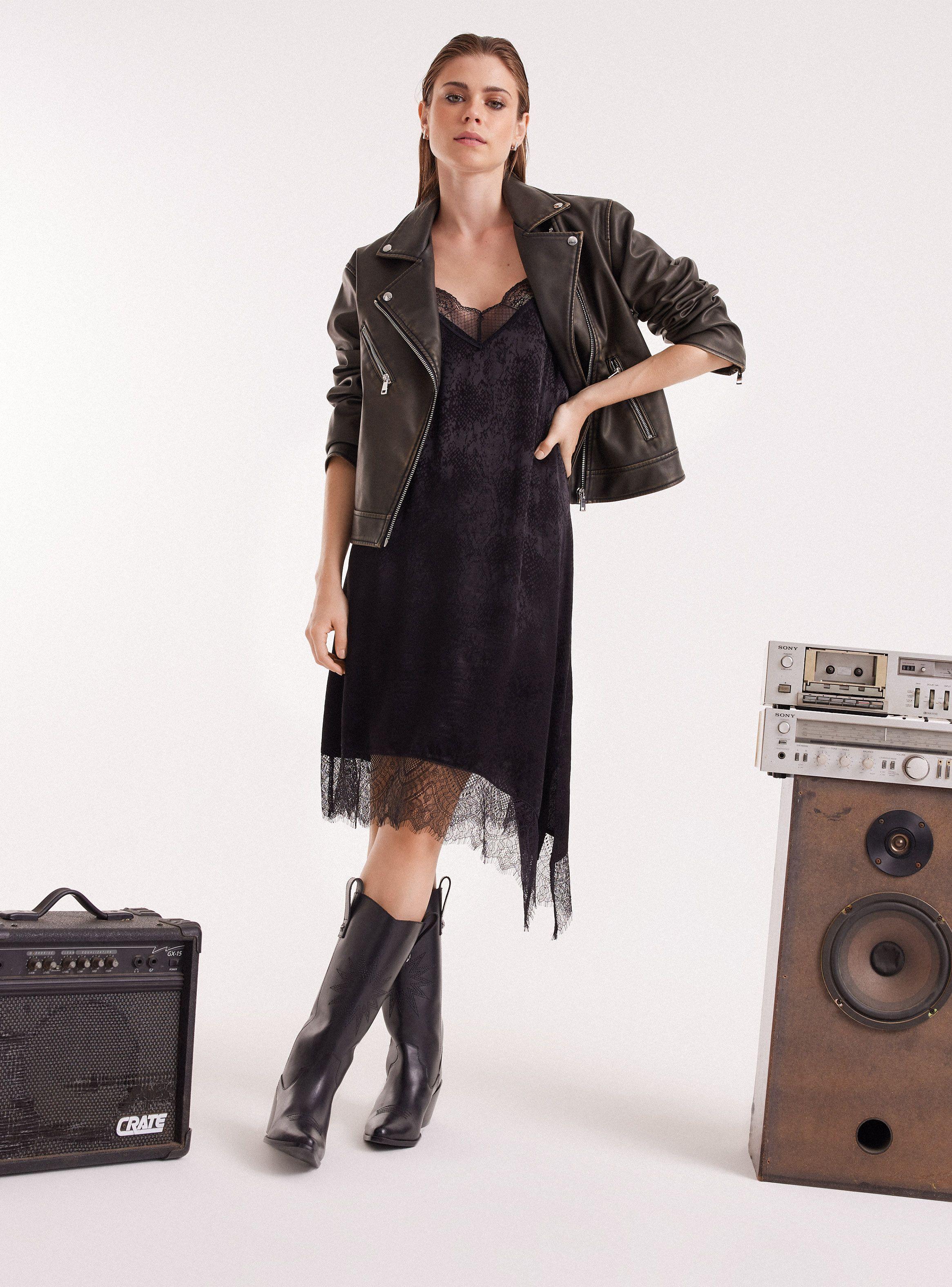 Vestido con Tirantes y Transparencia en Bordes-4