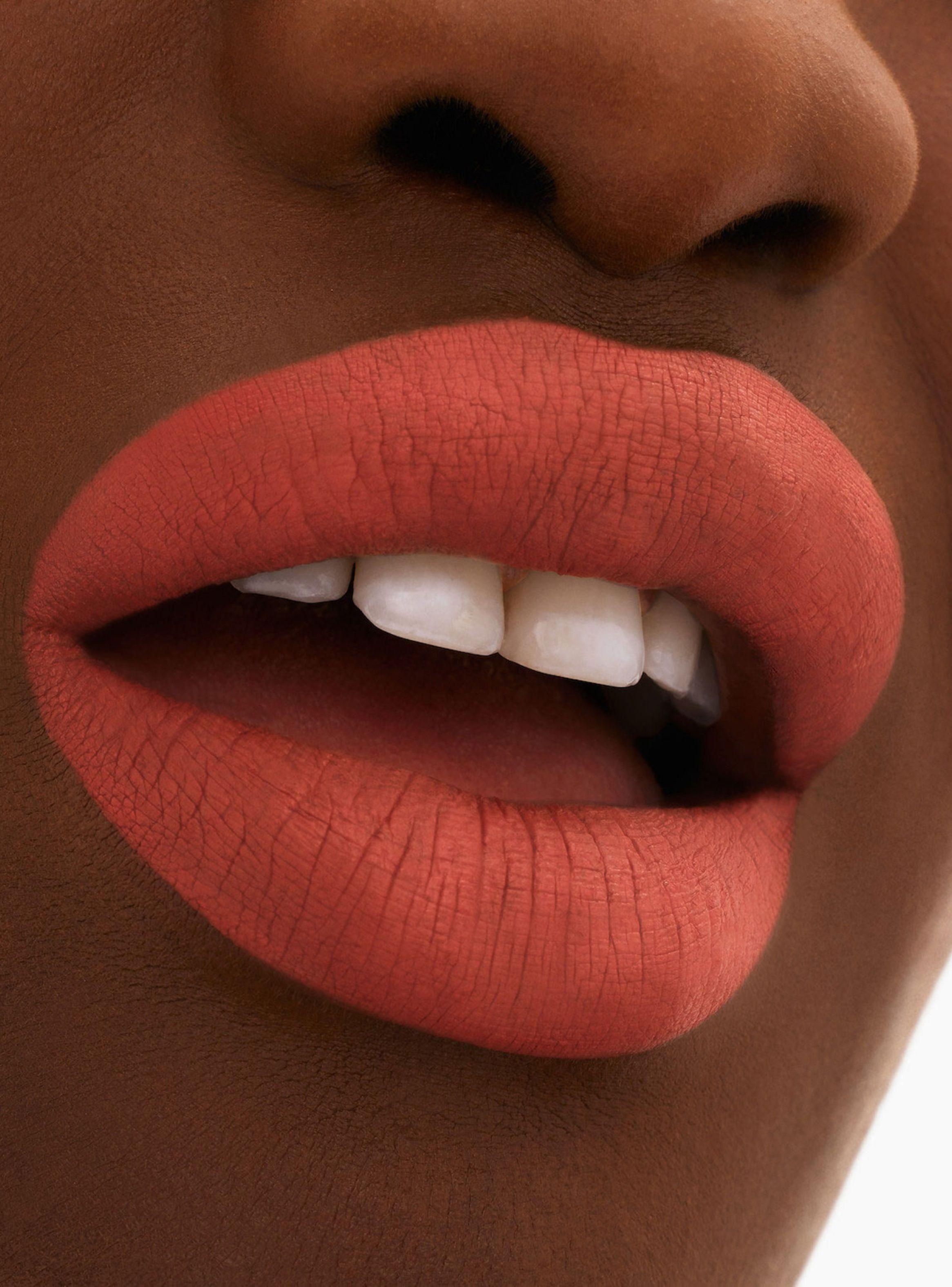 Labial M·A·C Locked Kiss Lipstick Mull it Over & Over 1.8 g-5