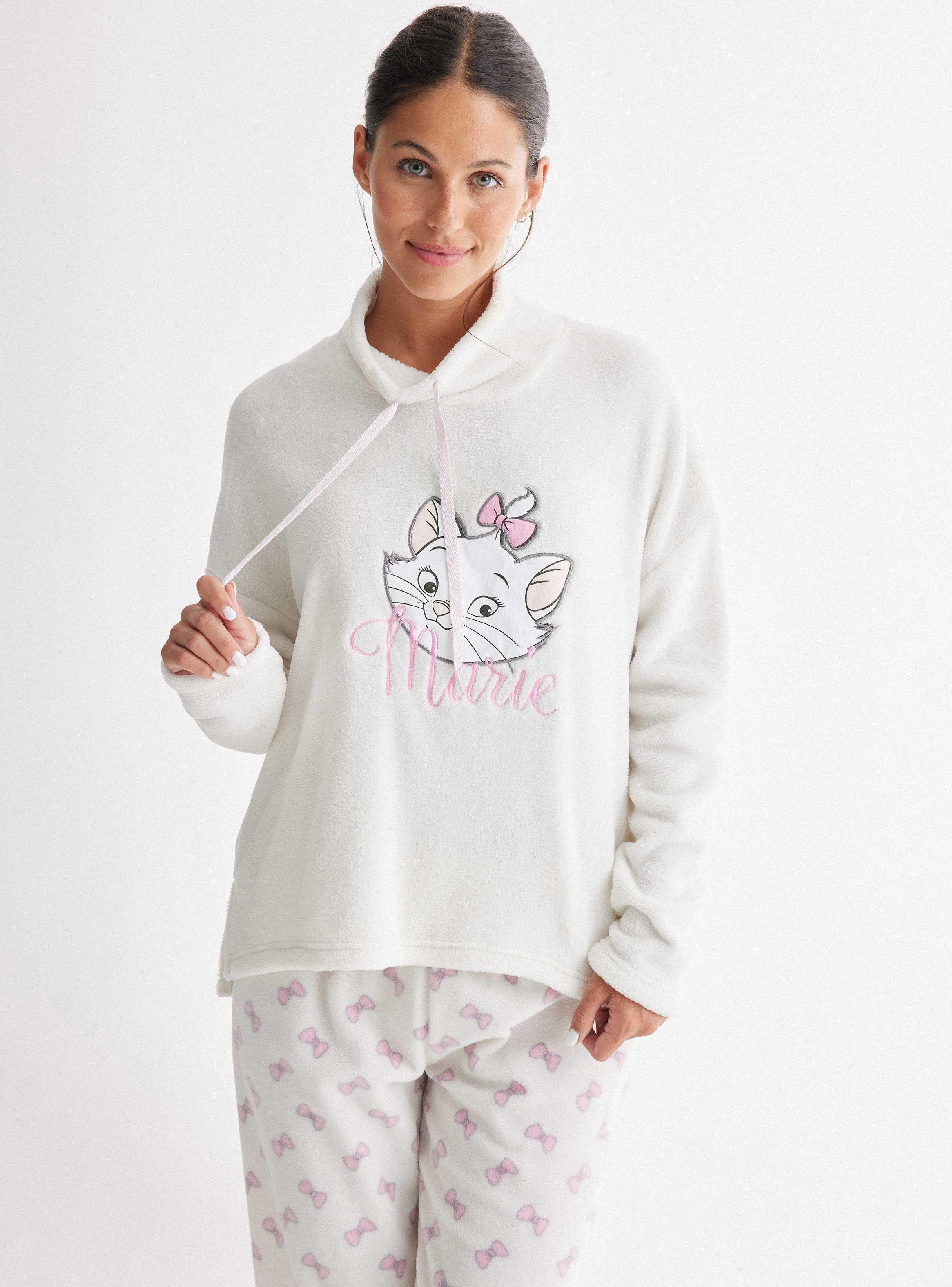 Pijamas Largo Licencia Marie Aplicación Bordada Coral-0