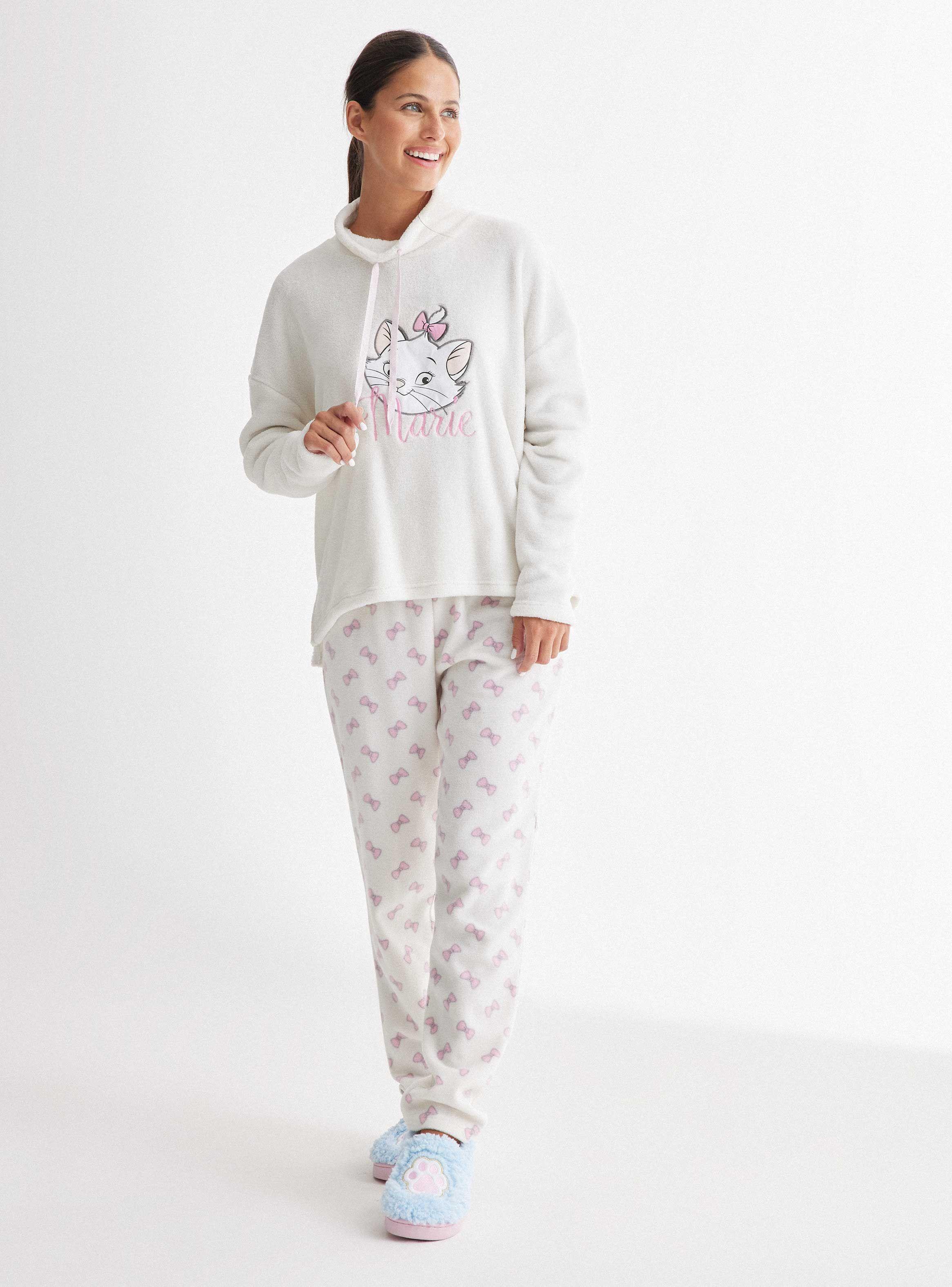 Pijamas Largo Licencia Marie Aplicación Bordada Coral-4