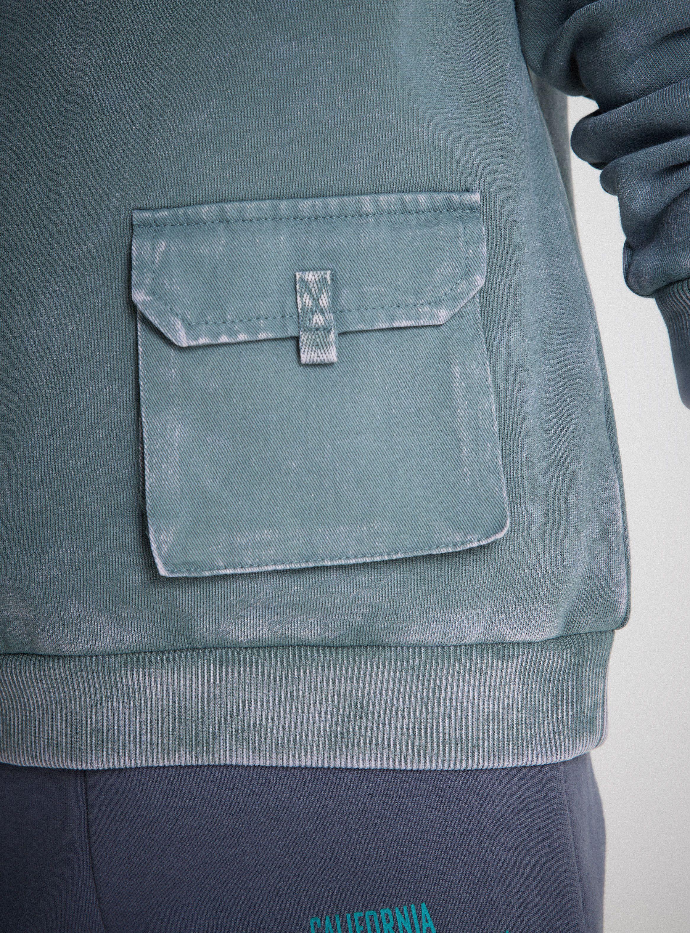 Polerón Con Lavado y Aplicación Bolsillo-1