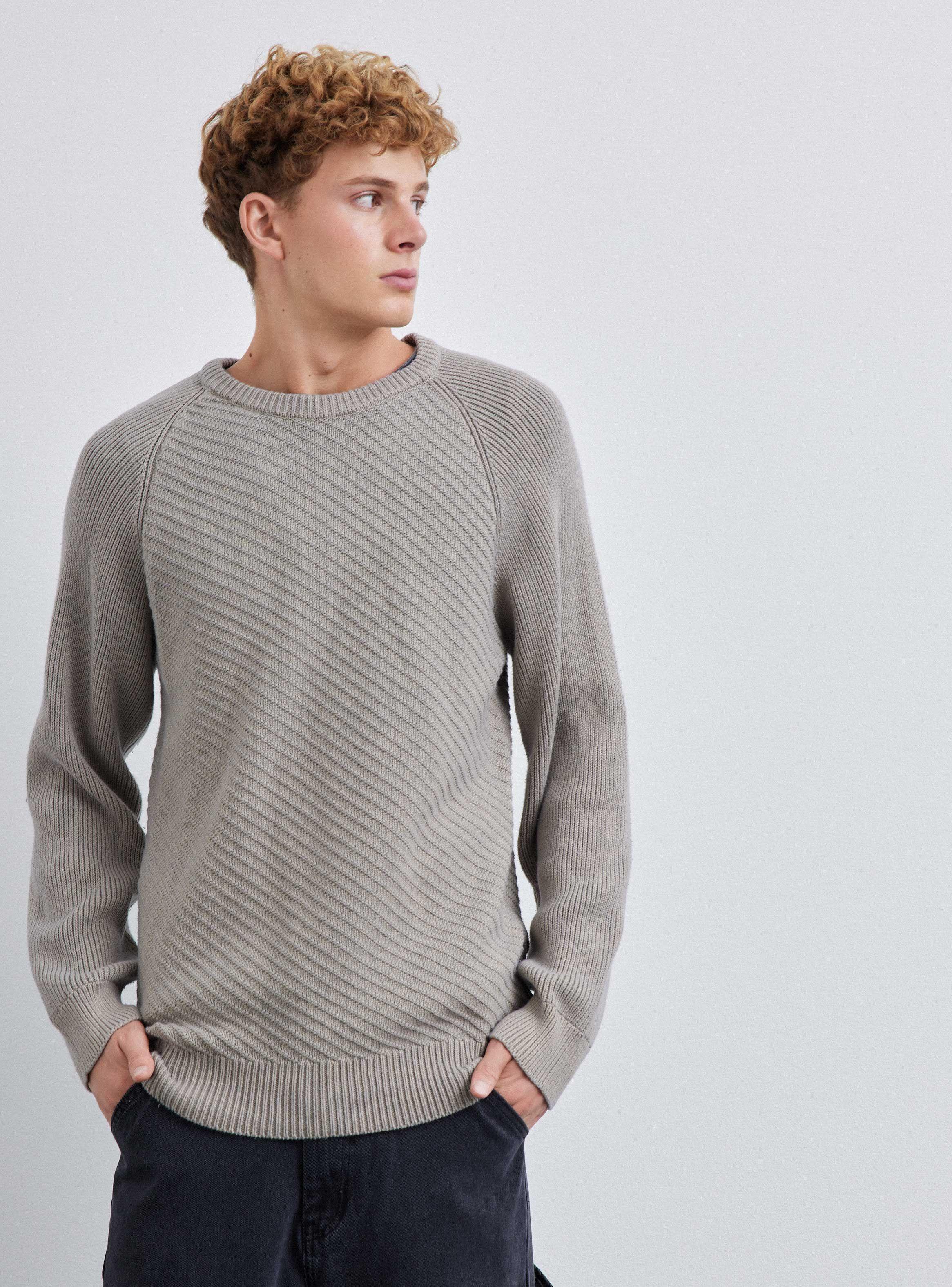 Sweater Tejido Diagonal Deslavado-1