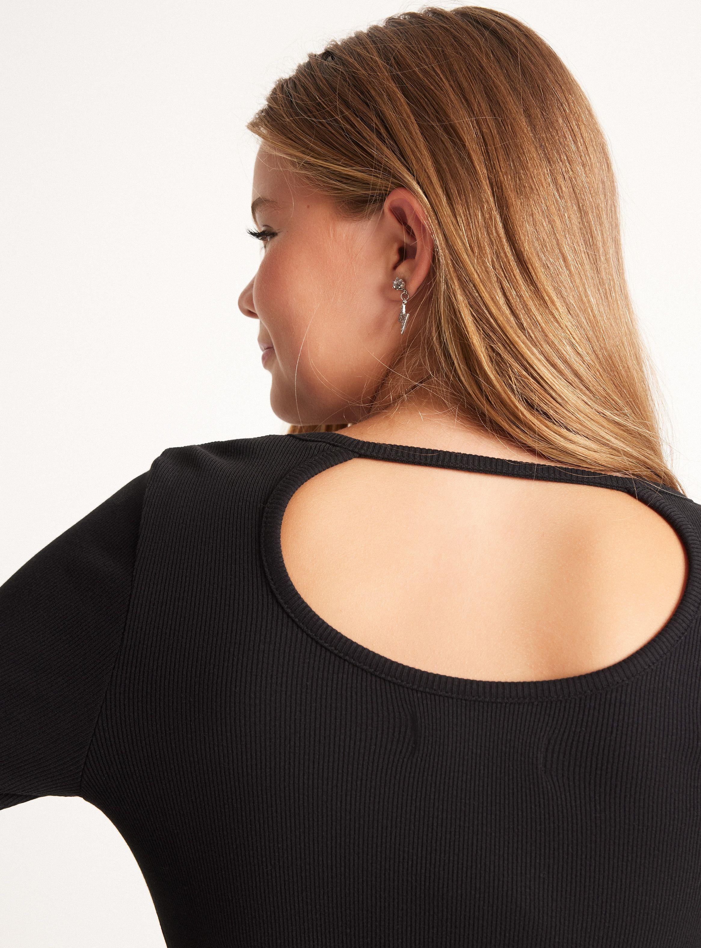 Polera Ajustada Con Apertura En La Espalda y Tira Ajustable-1