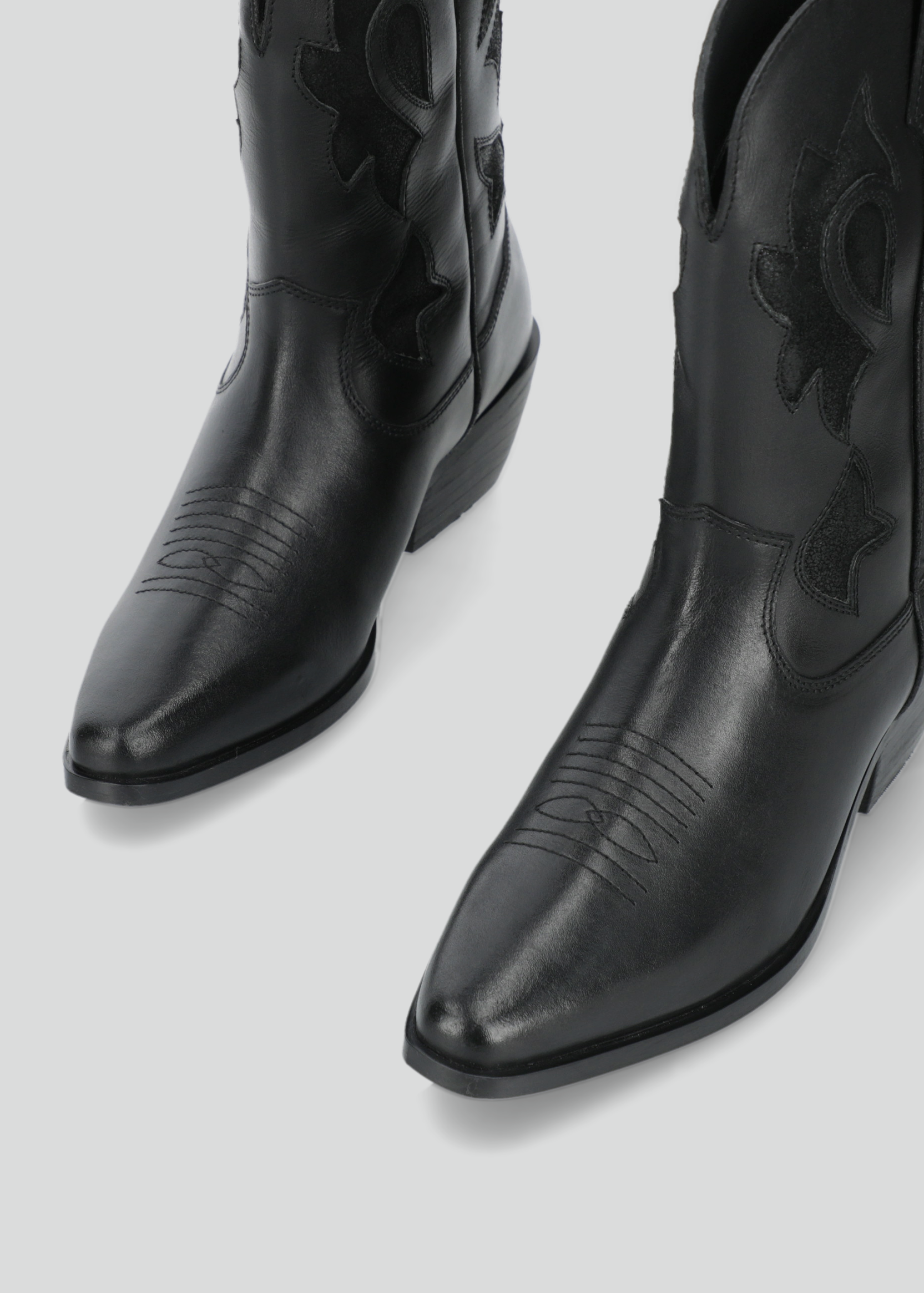 Bota de Cuero con detalles Metalizados Vaquera Mujer-4