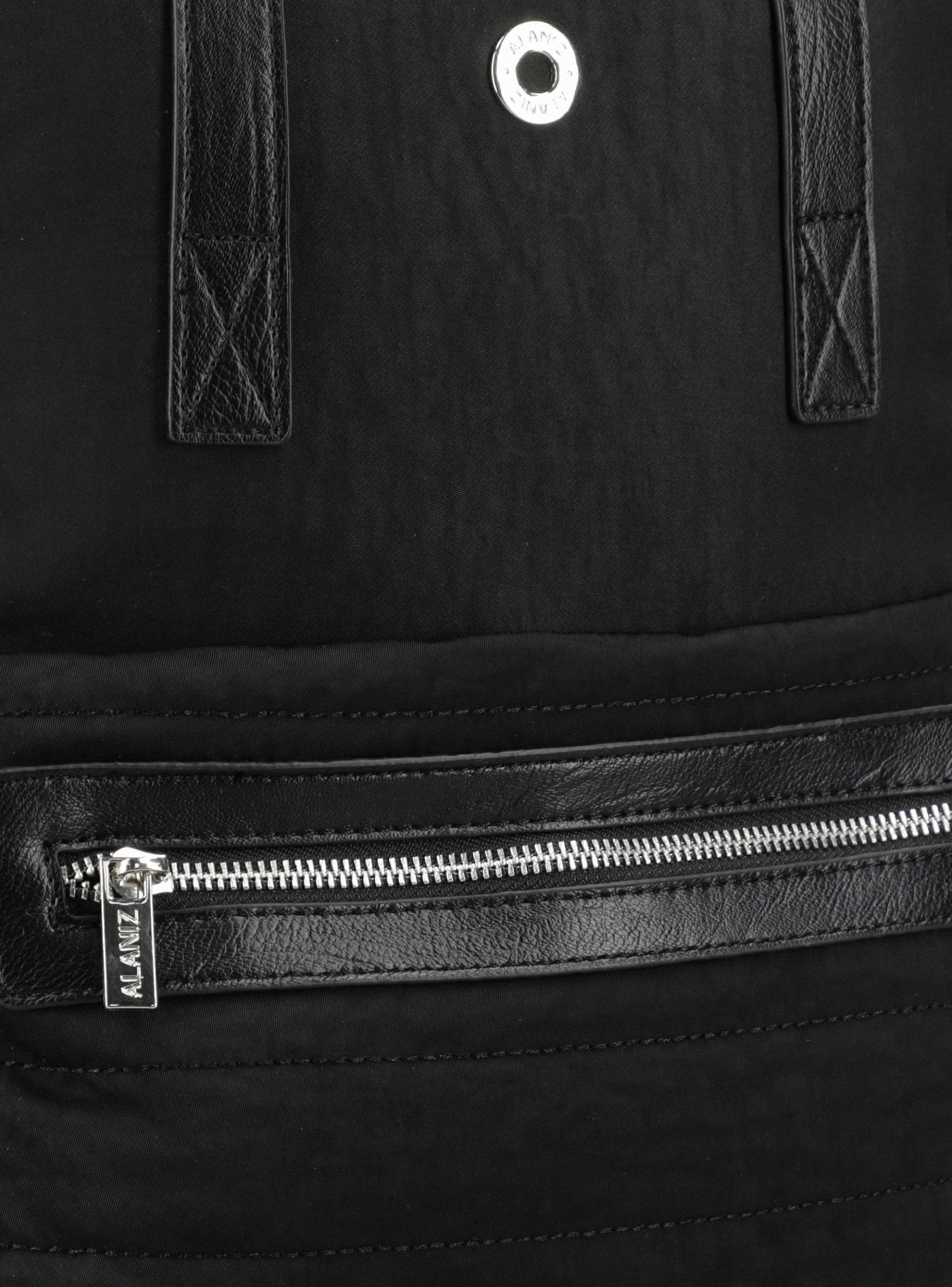 Mochila con Diseño Quilt y Detalles de Pu-6