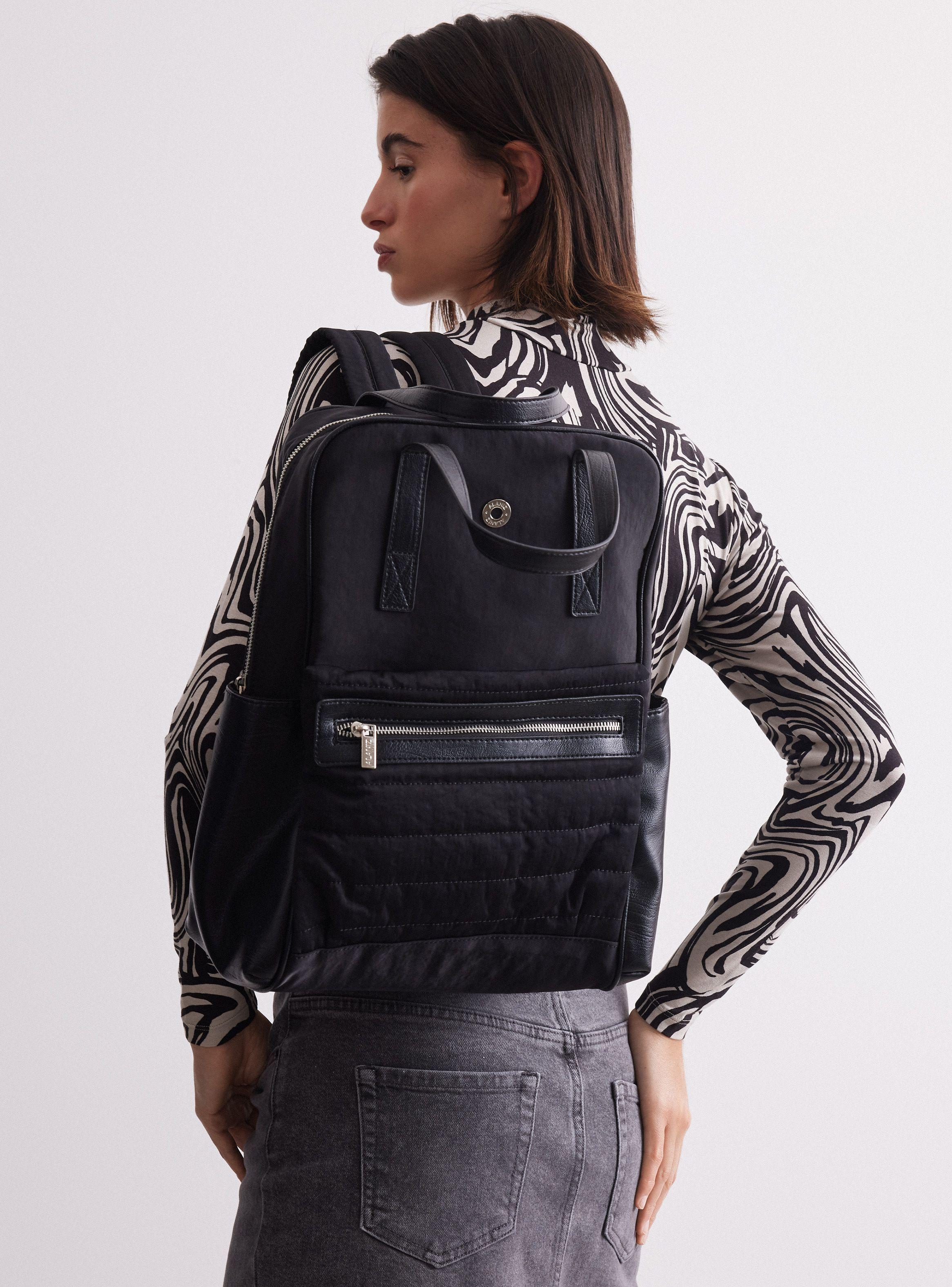 Mochila con Diseño Quilt y Detalles de Pu-0