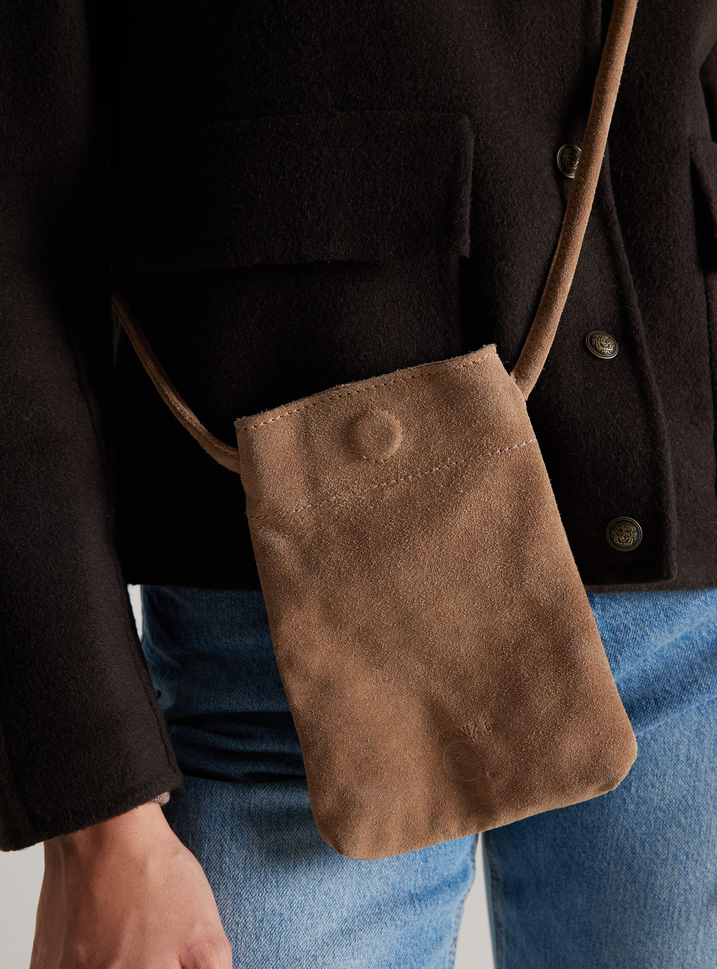 Mini Bag en Cuero By C. Del Pilar-1