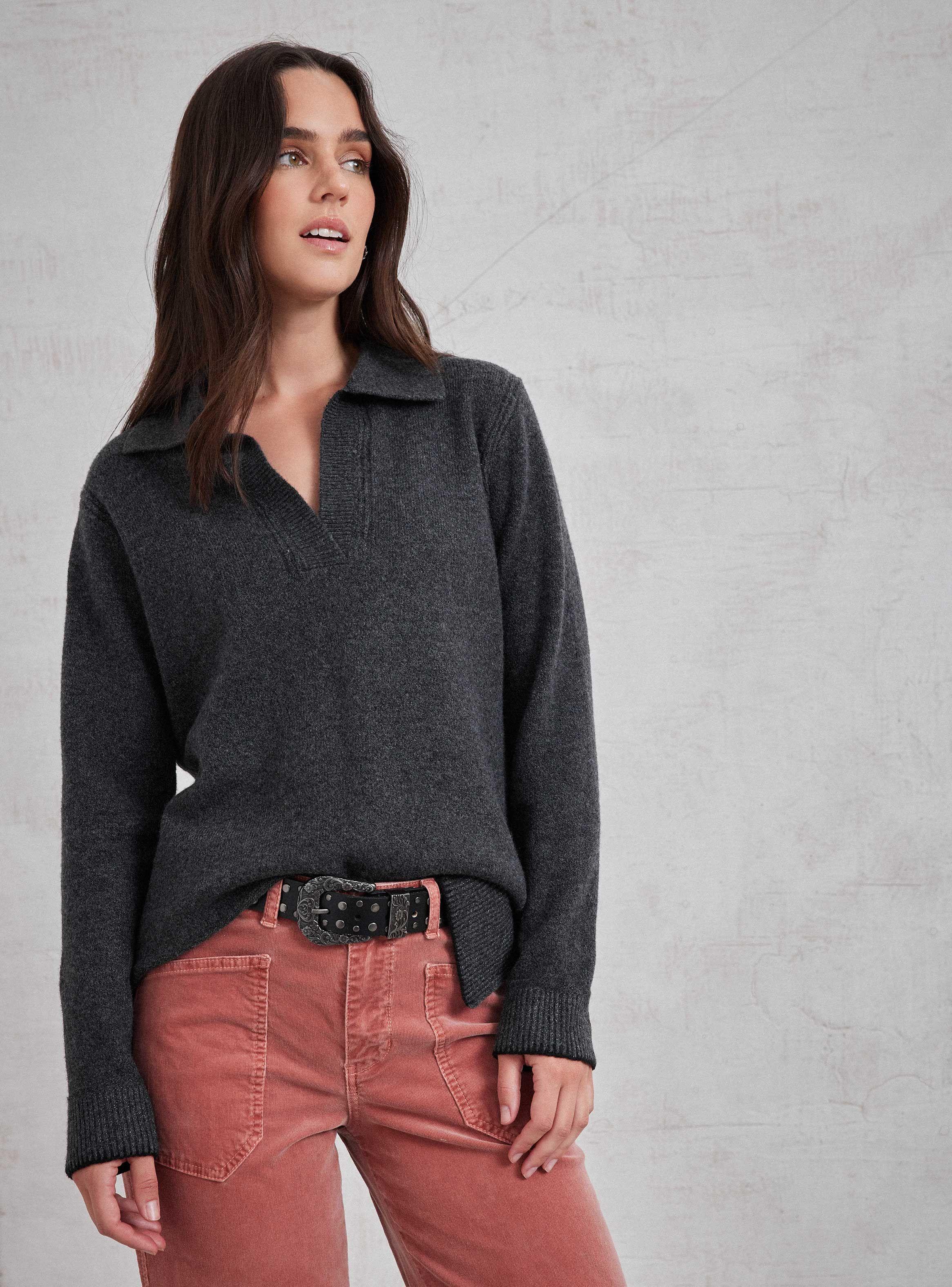 Sweater Con Cuello Camisero Y Detalle En Borde Inferior-0