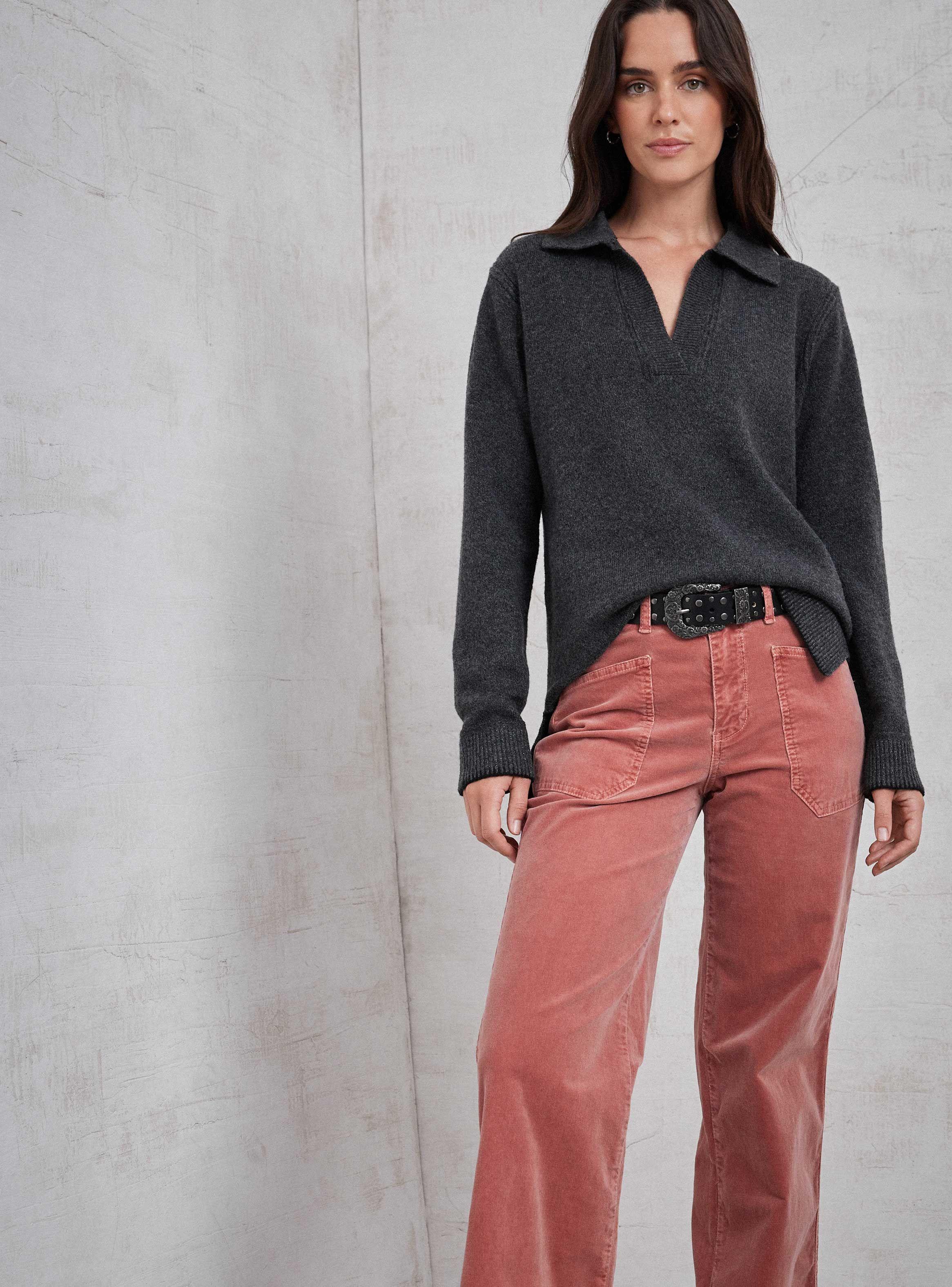 Sweater Con Cuello Camisero Y Detalle En Borde Inferior-4