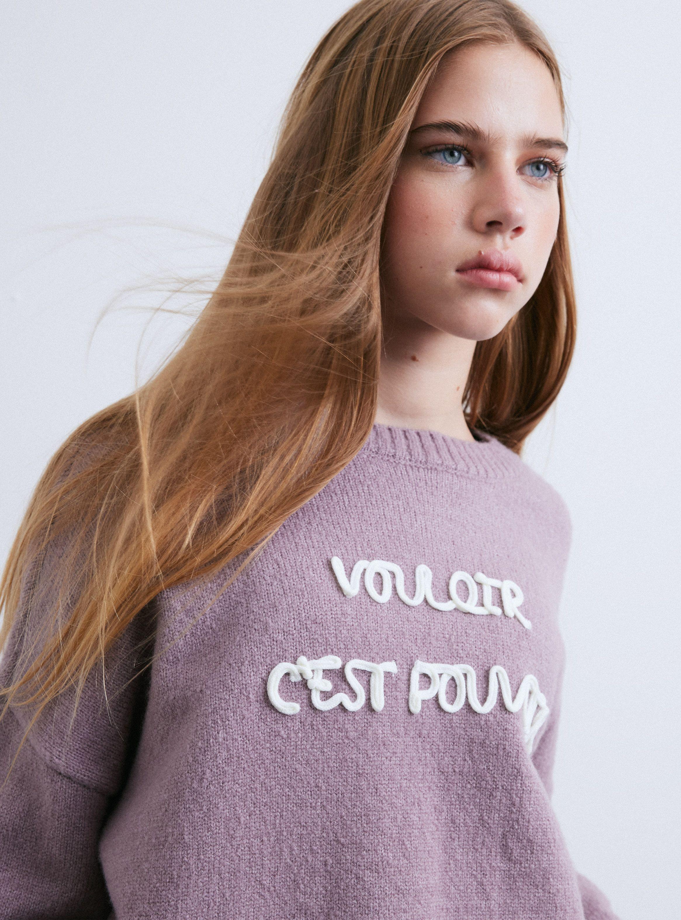 Sweater Con Frase Cuello Redondo-2